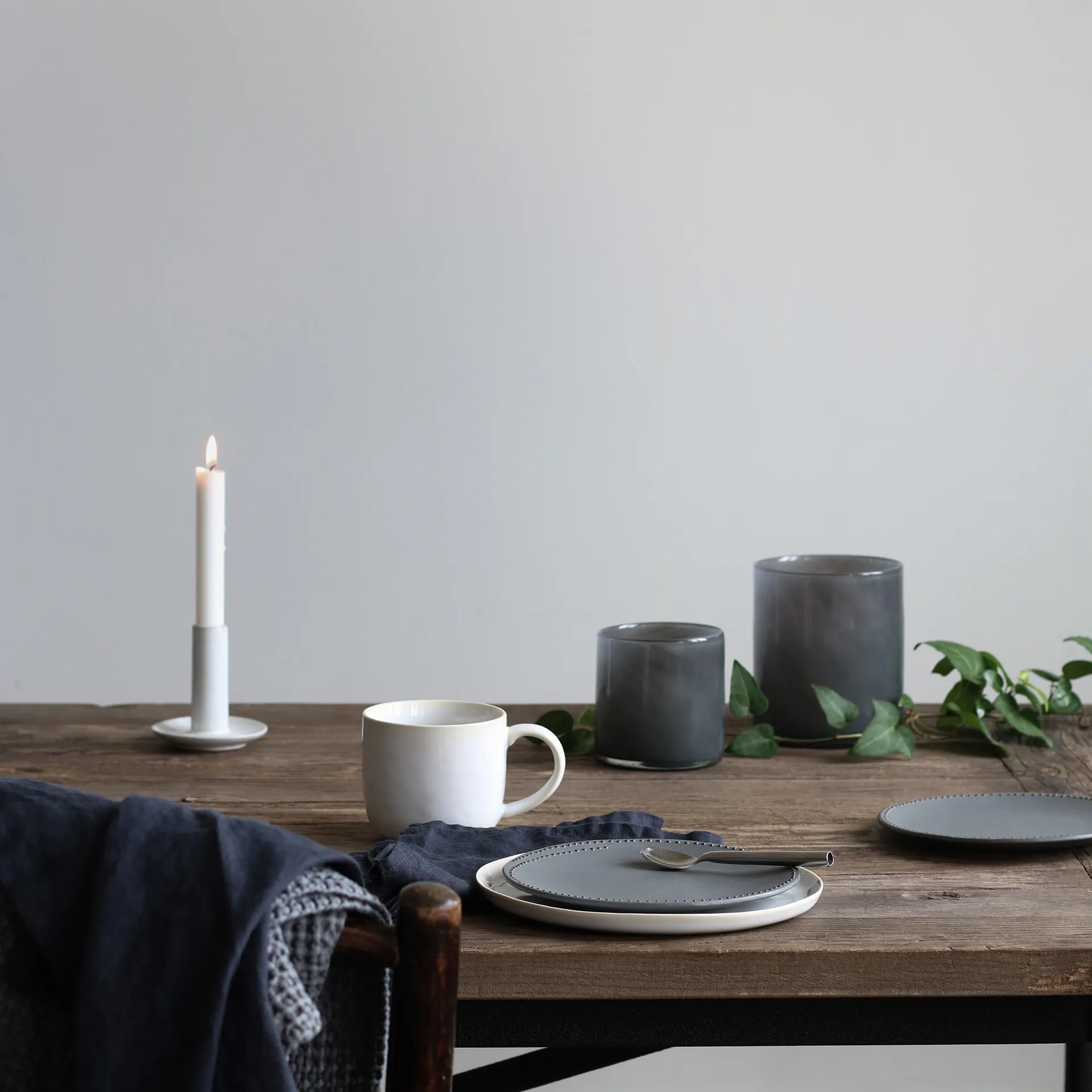 Lyric theelichthouder M, Donkergrijs Tell Me More