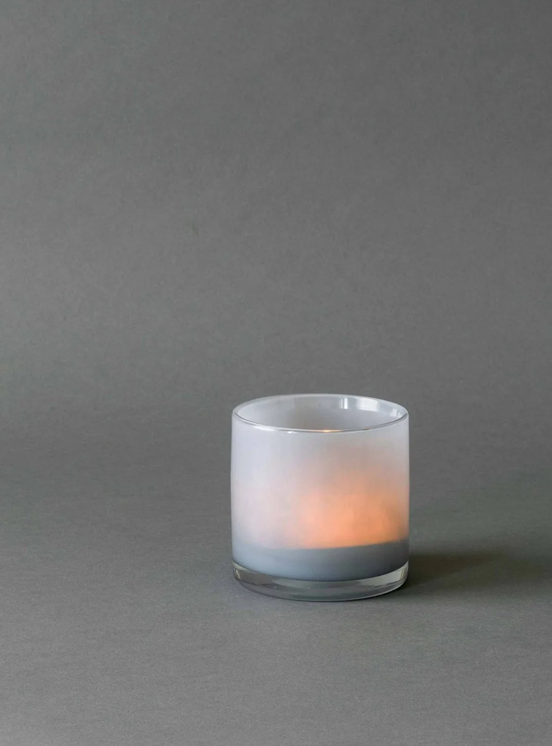 Lyric theelichthouder S, Dusty blue (lichtblauw) Tell Me More