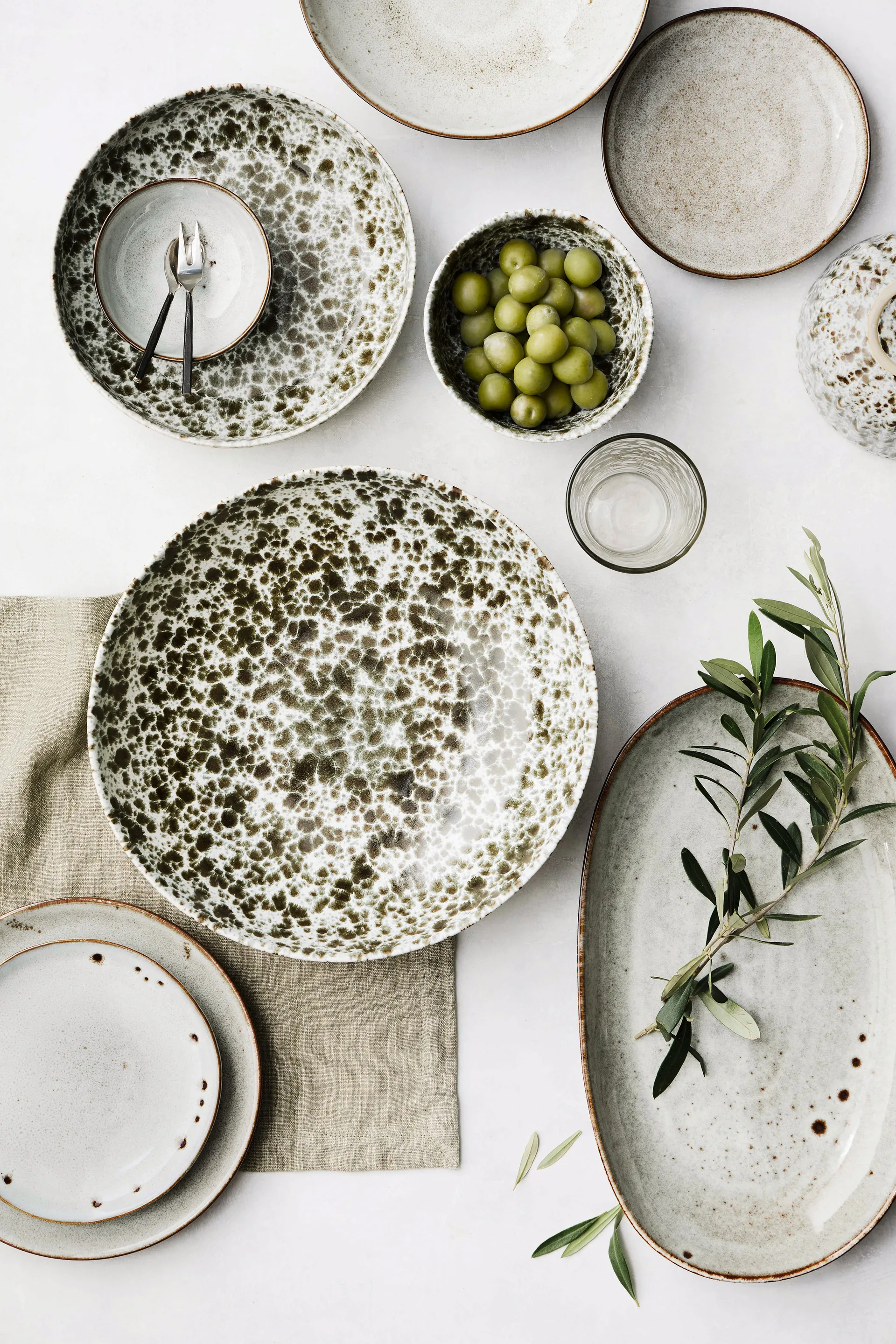 Rivoli saladeschaal medium Ø30 cm, Green splatter Tell Me More