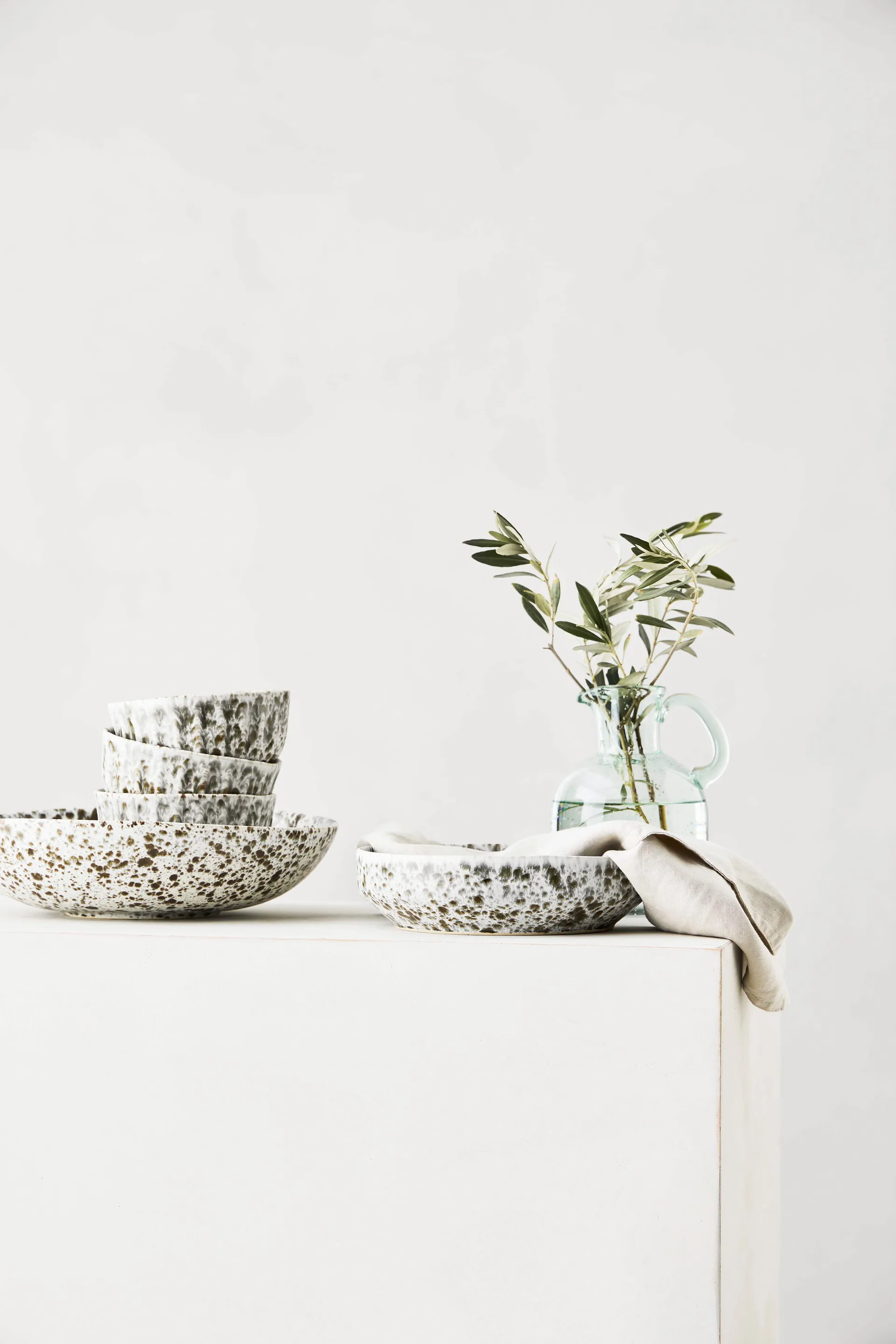 Rivoli saladeschaal medium Ø30 cm, Green splatter Tell Me More