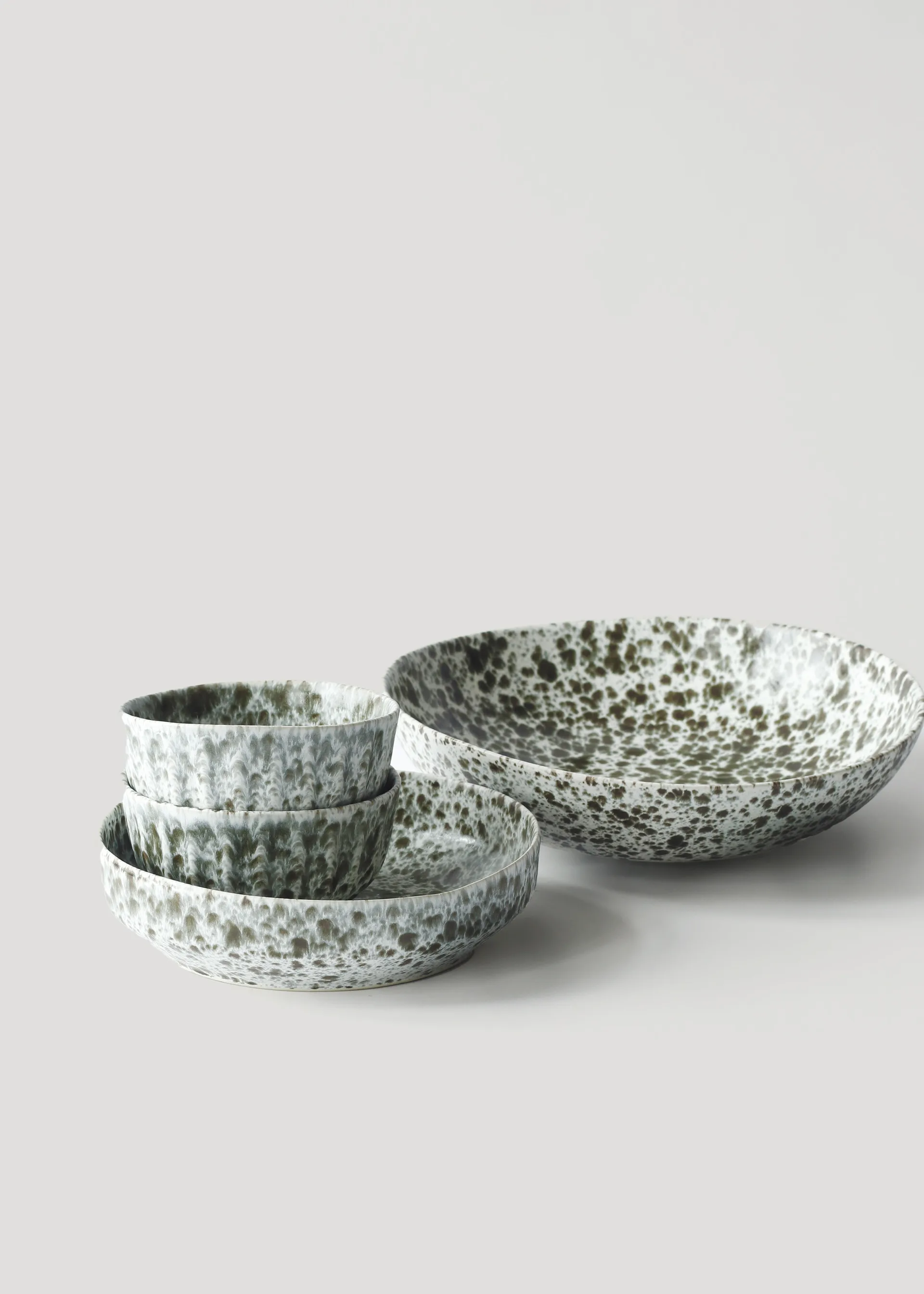 Rivoli saladeschaal medium Ø30 cm, Green splatter Tell Me More