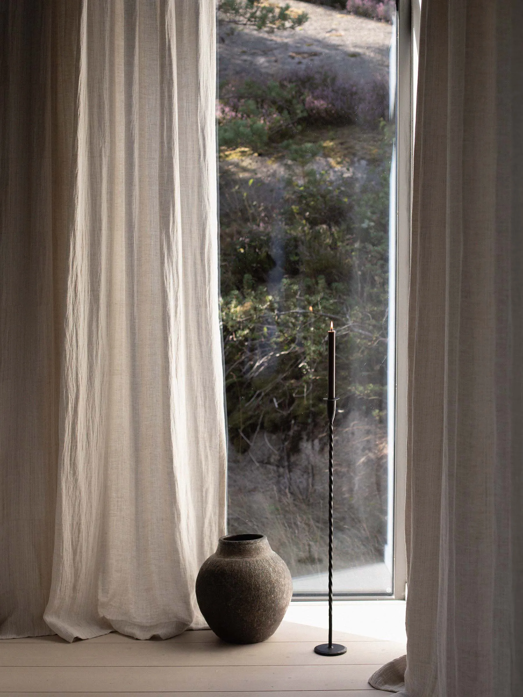 Twist vloerkandelaar 80 cm, Zwart Tell Me More