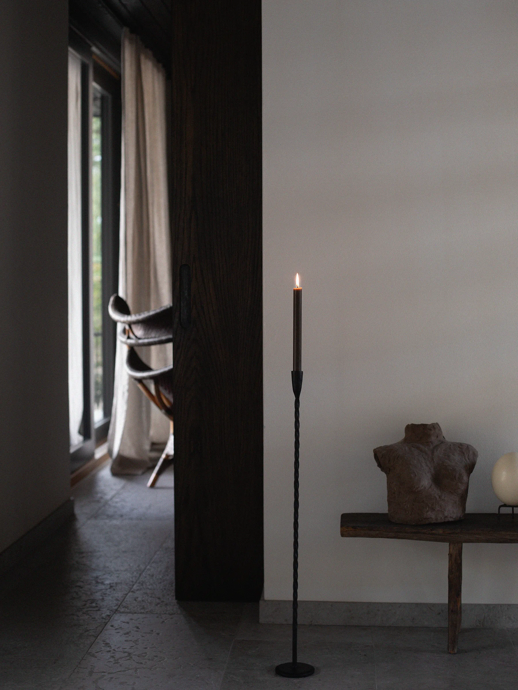 Twist vloerkandelaar 80 cm, Zwart Tell Me More