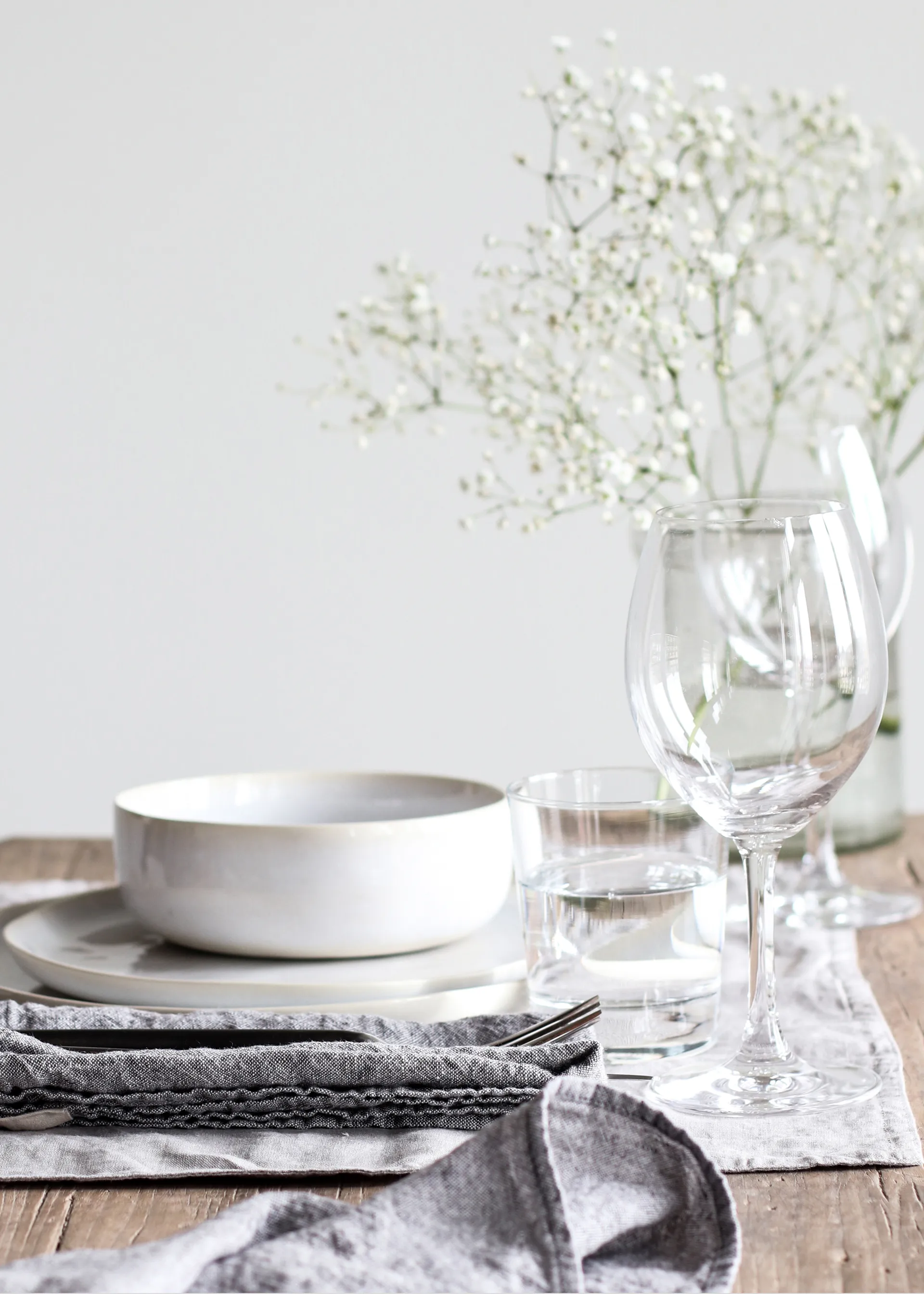 Vince kom S, Wit Tell Me More