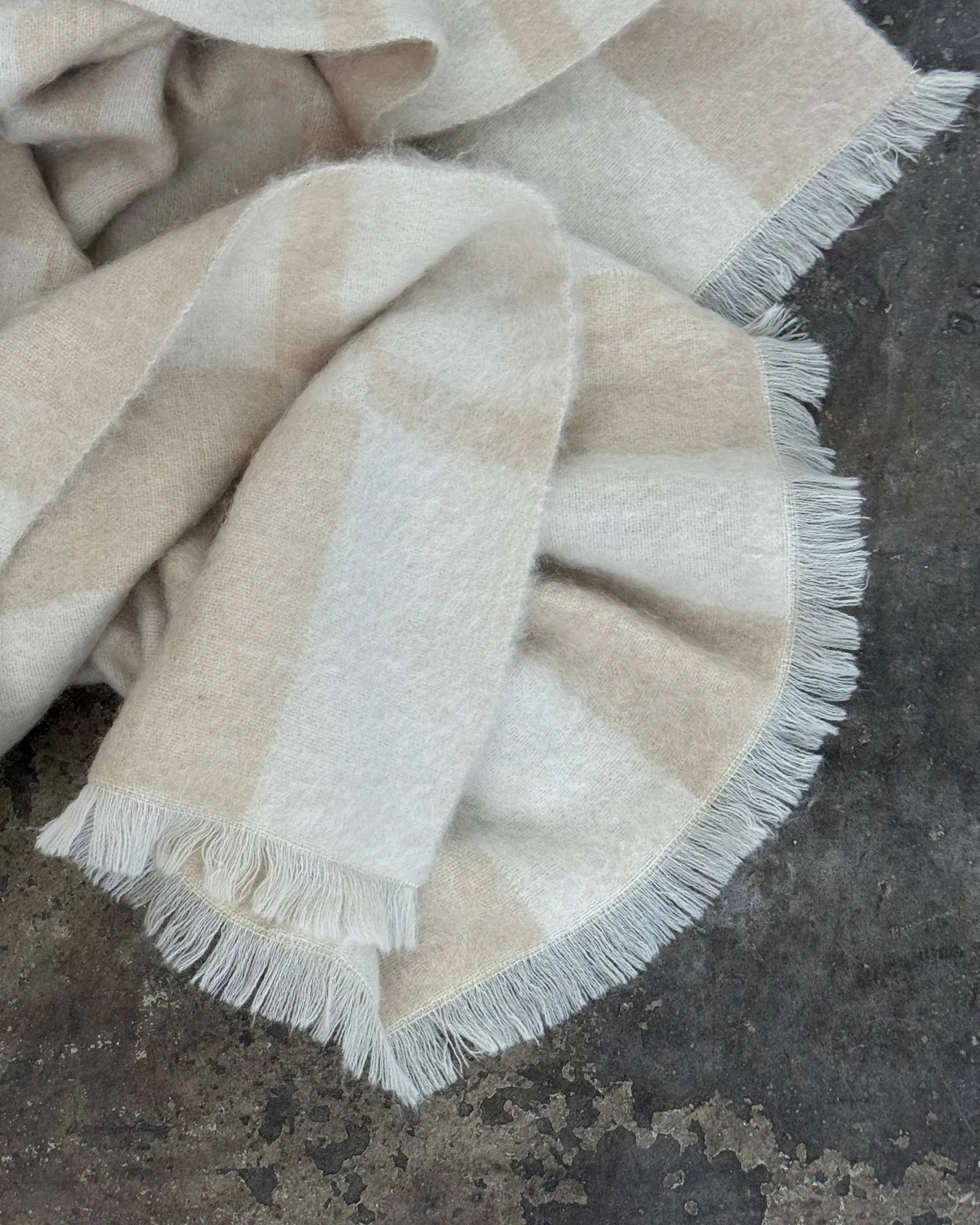 Hallin mohairdeken, Beige-off white, 130x170 cm Tinted