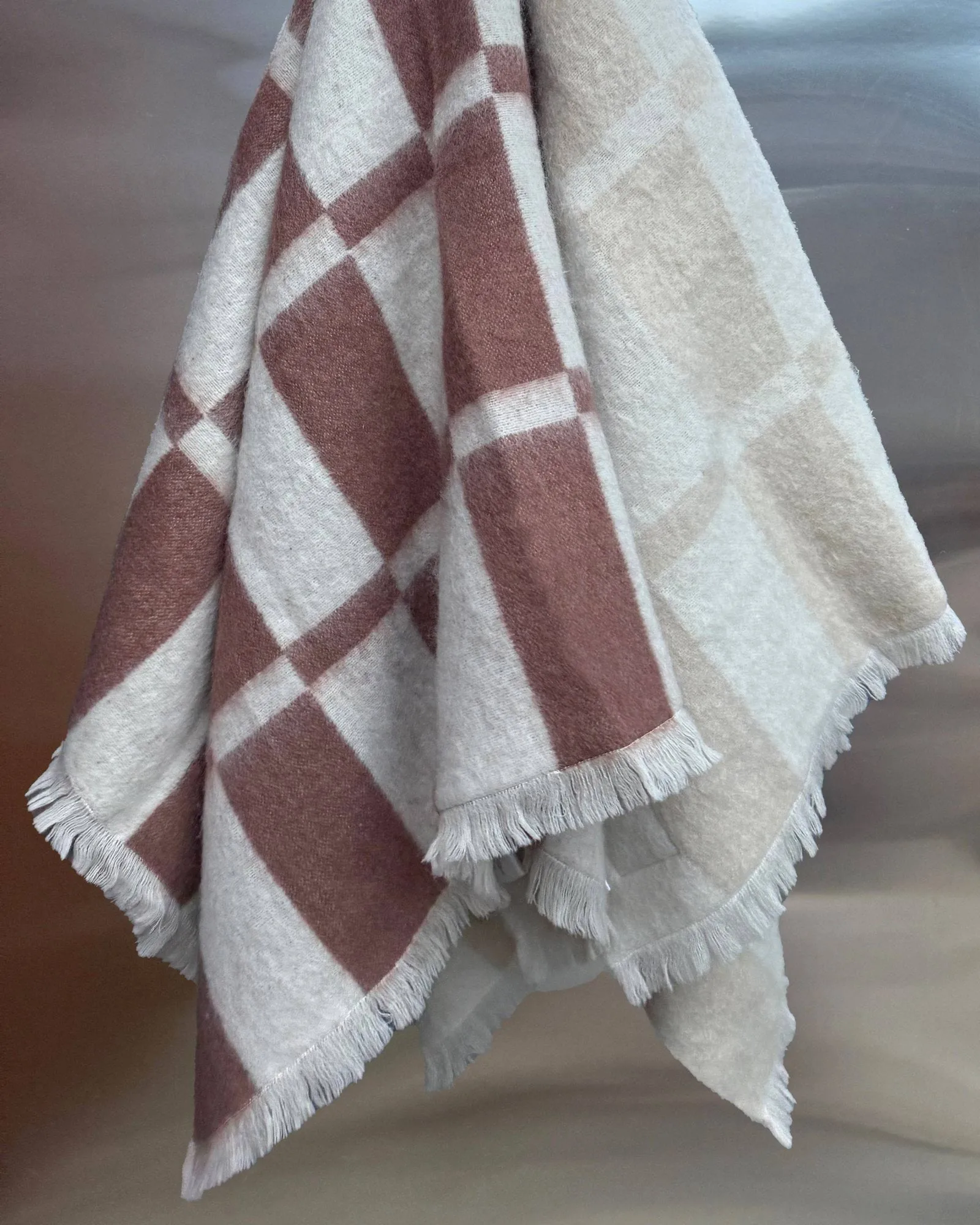Hallin mohairdeken, Off white-rust, 130x170 cm Tinted