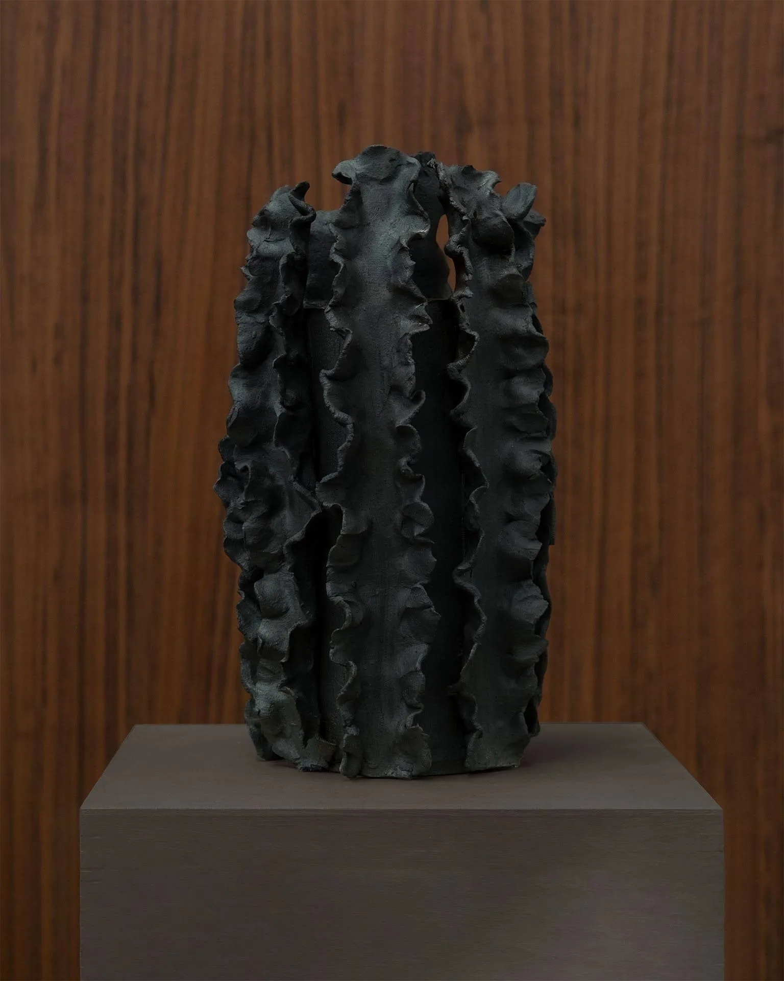 Melera vaas, Black, 33x16 cm Tinted