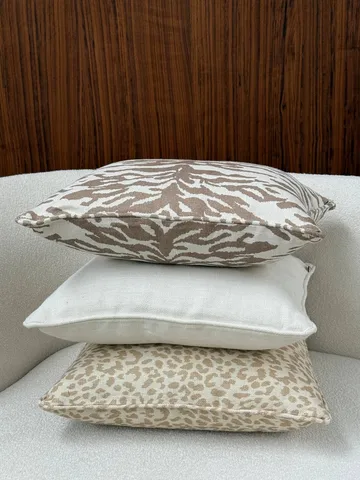 Norell sierkussen - Leopard beige-off white, 50x50 cm - Tinted