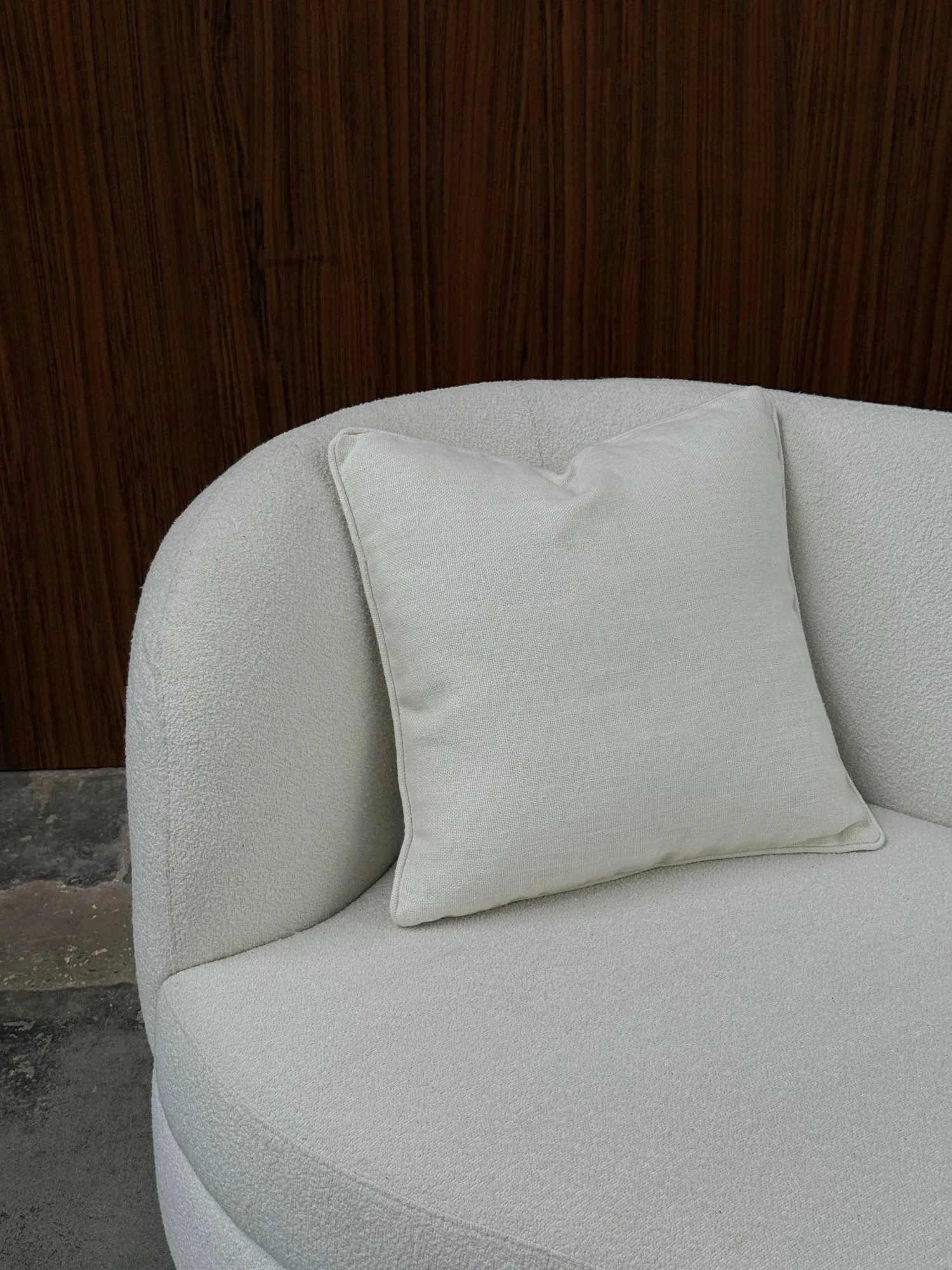 Norell sierkussen, Off white, 50x50 cm Tinted