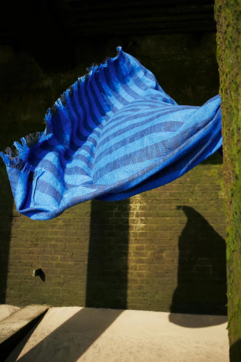 Band plaid 160x200 cm, Blue & Black Tom Dixon