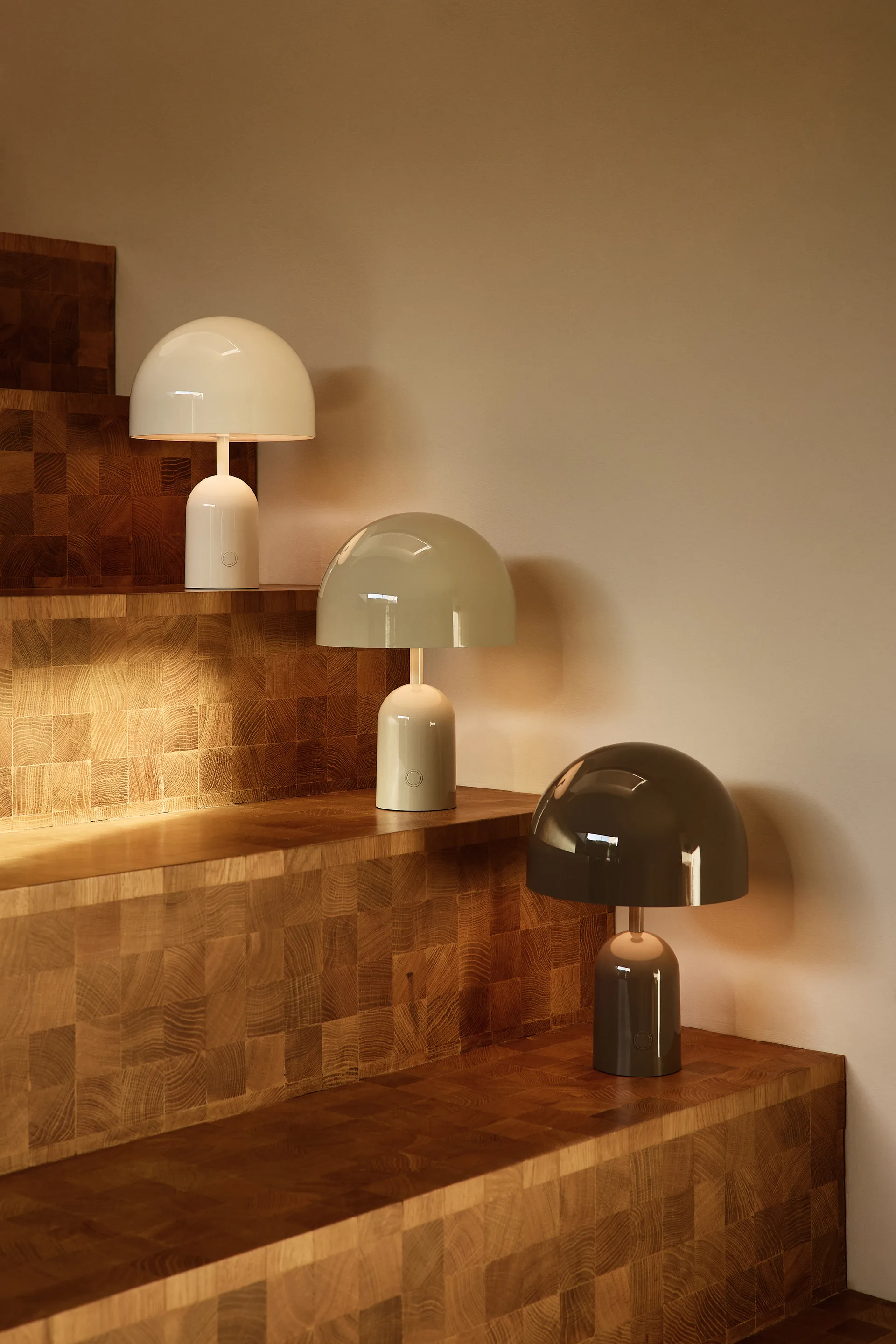 Bell Portable LED tafellamp 28 cm, Taupe Tom Dixon