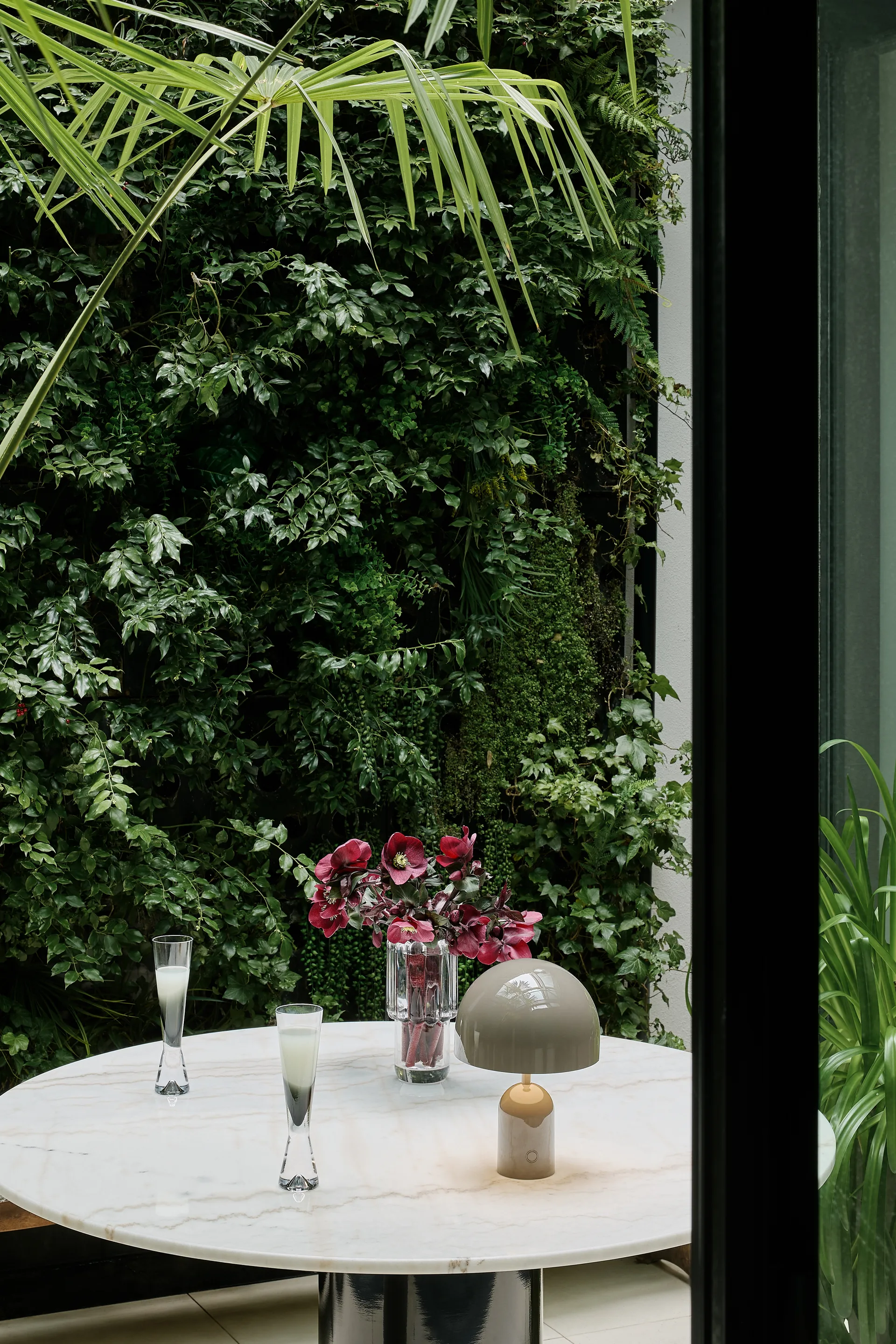 Bell Portable LED tafellamp 28 cm, Taupe Tom Dixon