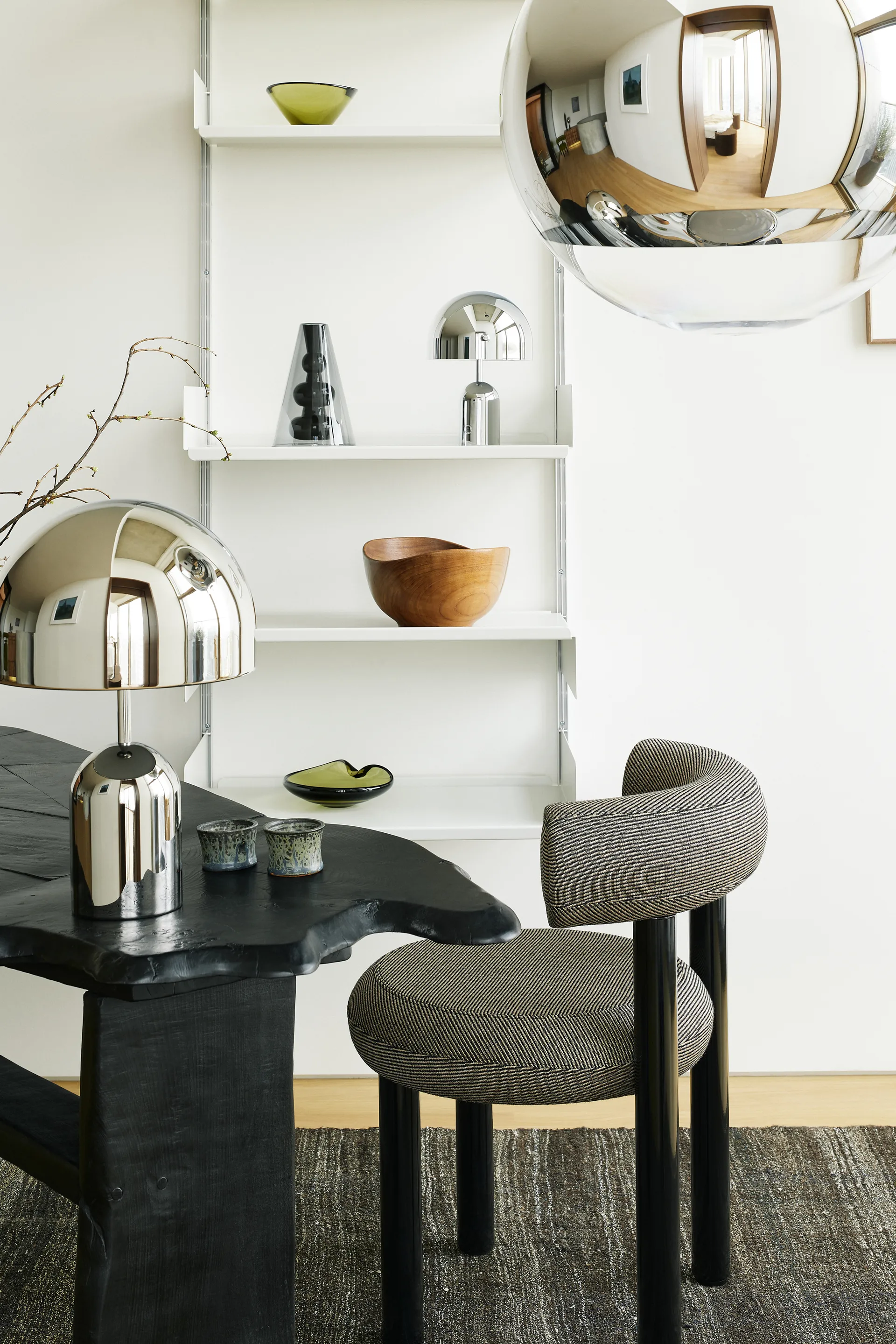 Bell Portable LED tafellamp 28 cm, Zilver Tom Dixon