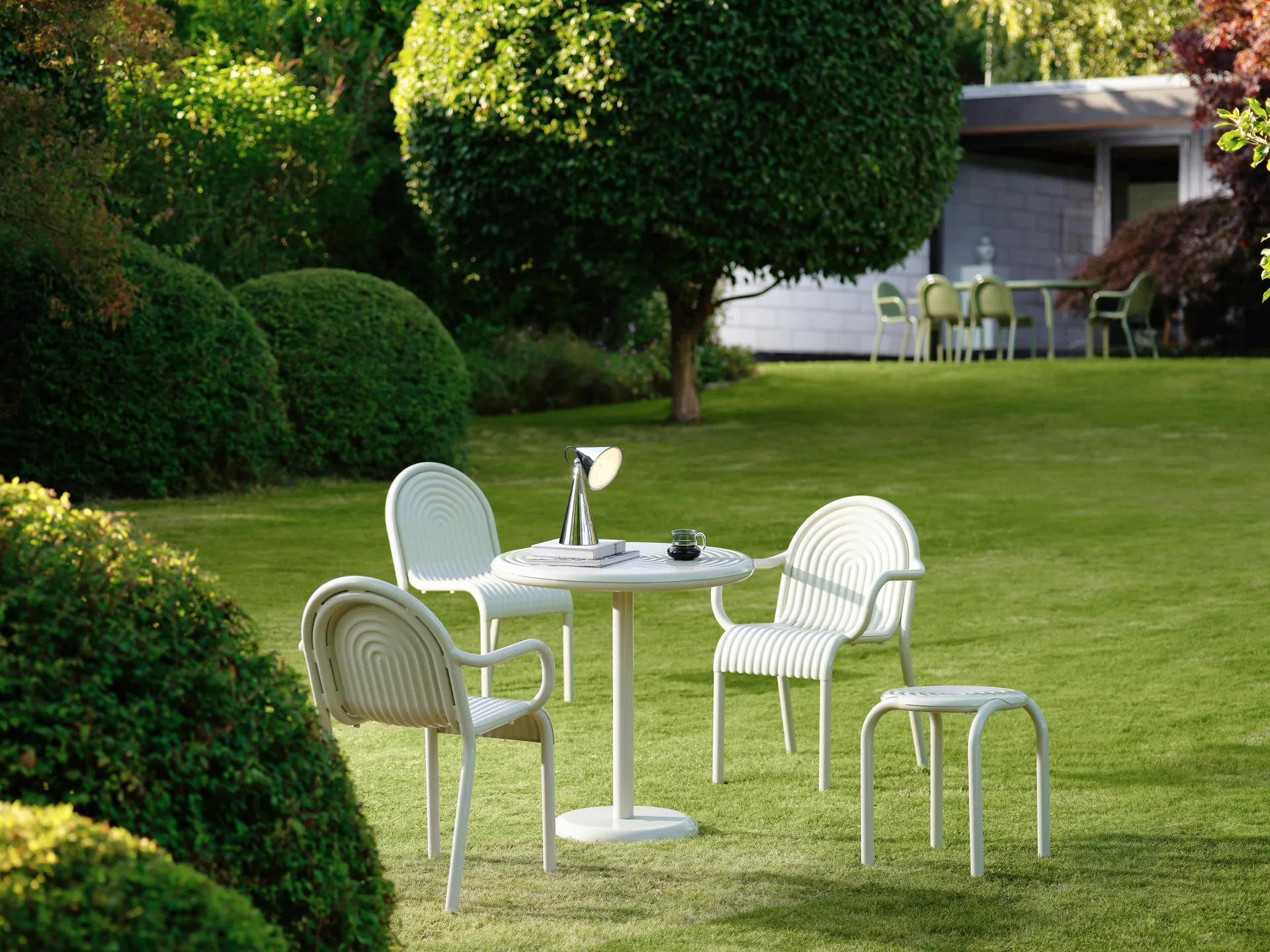 Groove cafétafel rond - Putty, Ø70 cm Tom Dixon