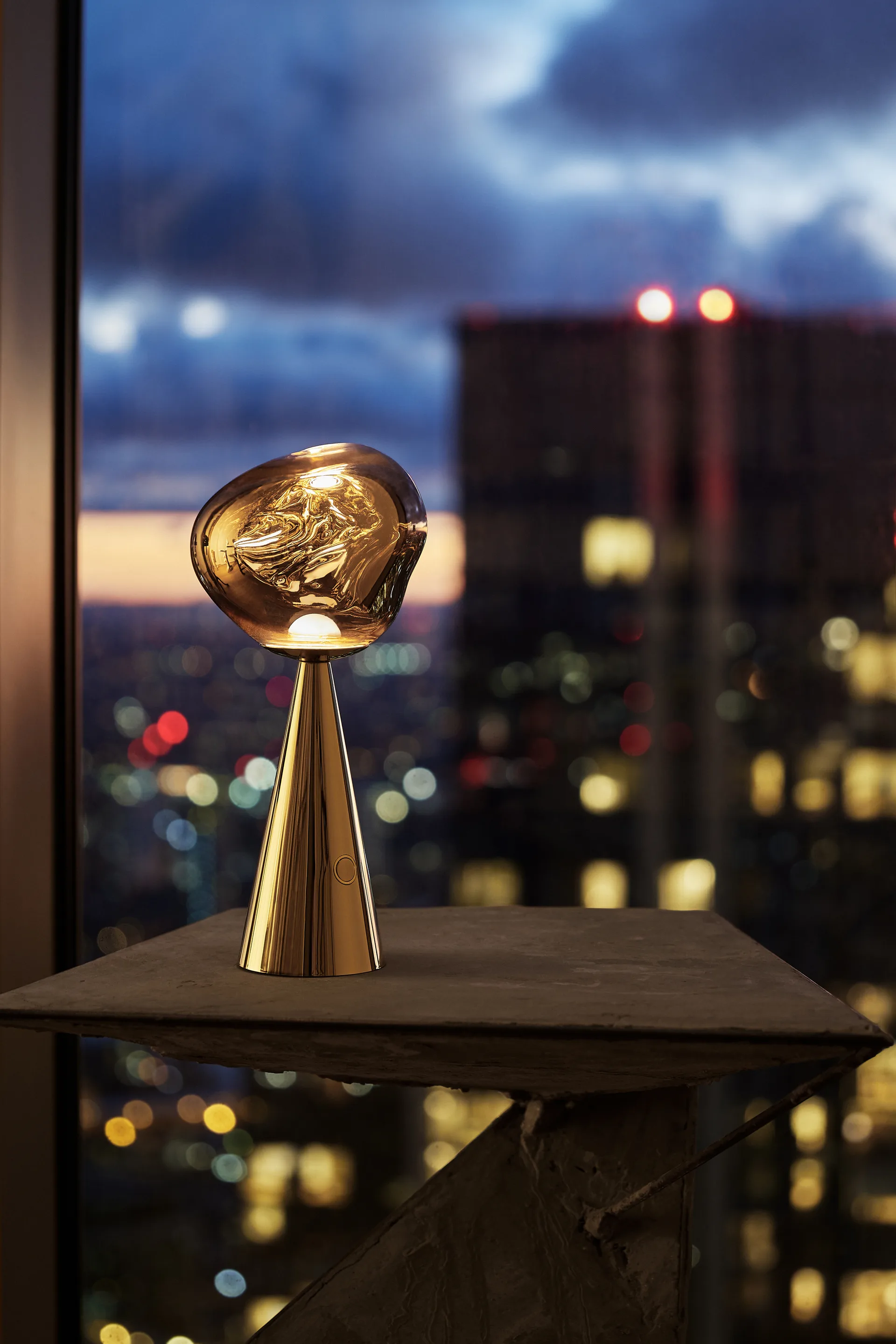 Melt Draagbare tafellamp, Gold Tom Dixon