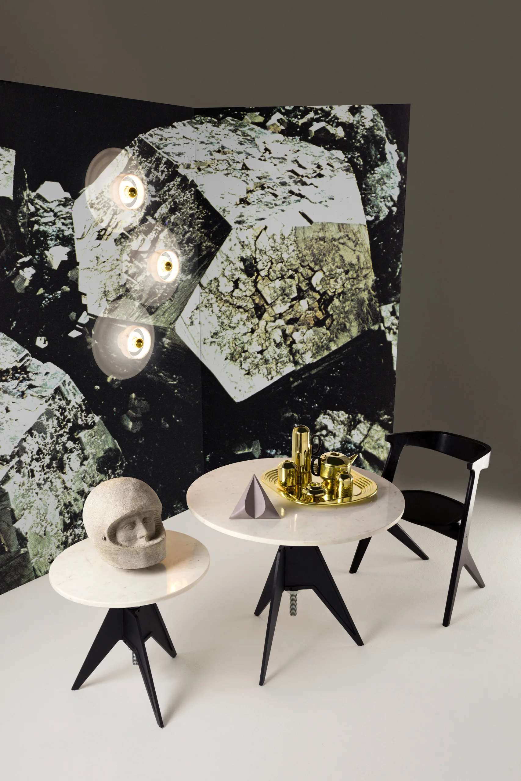 Screw cafétafel Ø90 cm, Witte marmer-gietijzer Tom Dixon