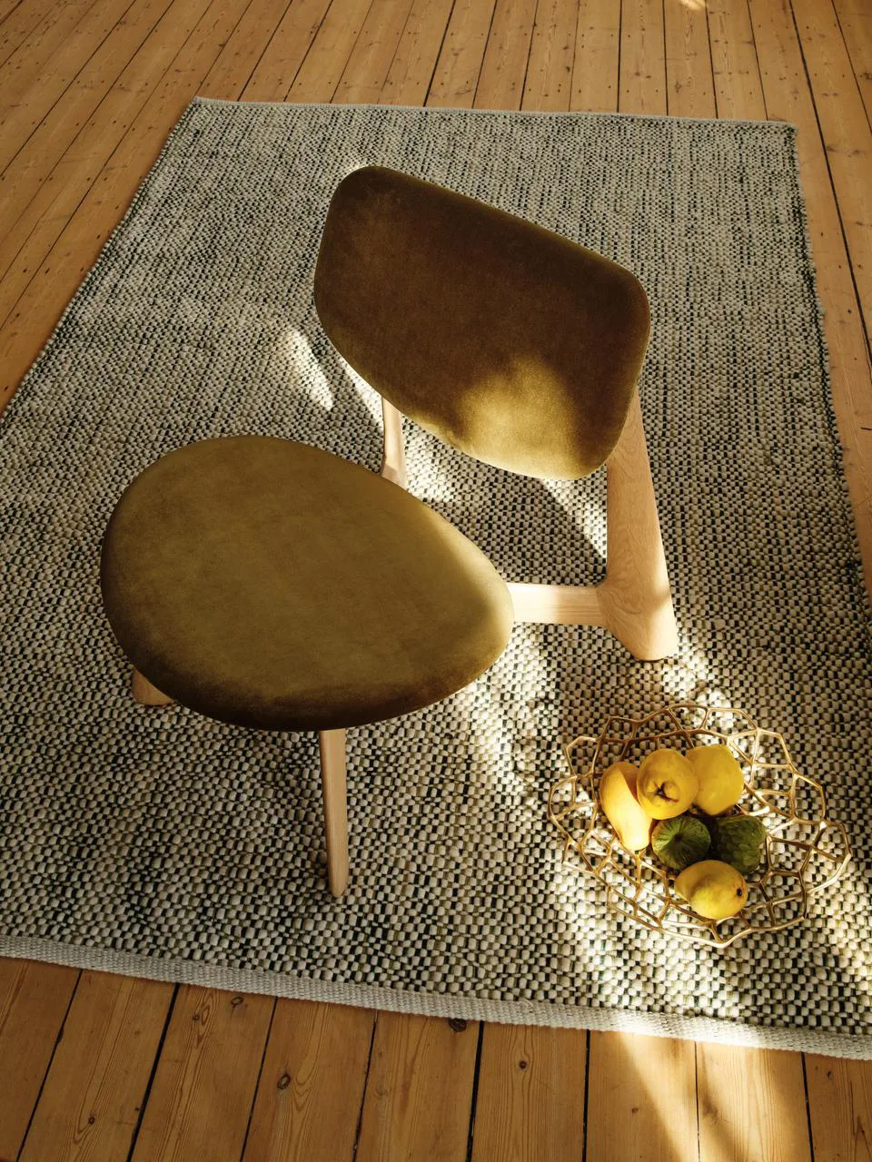 Slab loungestoel gestoffeerde zitting, Natural brushed oak-Royal 0162 CMHR Khaki Tom Dixon