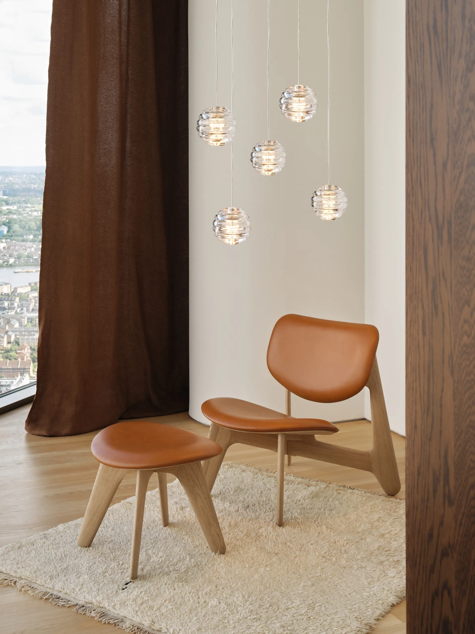 Slab loungestoel gestoffeerde zitting, Natuurlijk eiken-cognacleer Tom Dixon