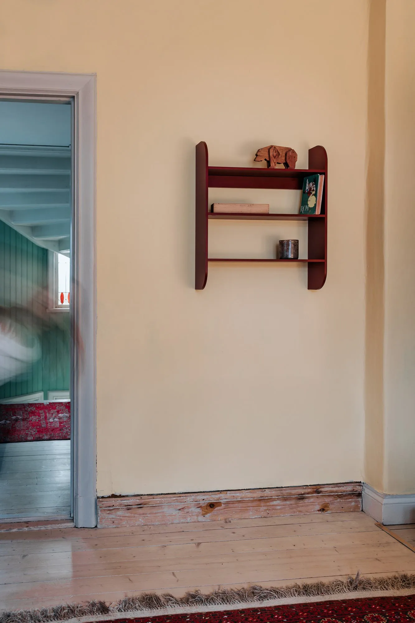 Strapats wandplank 62x73,6 cm, Burgundy TÔNN furniture