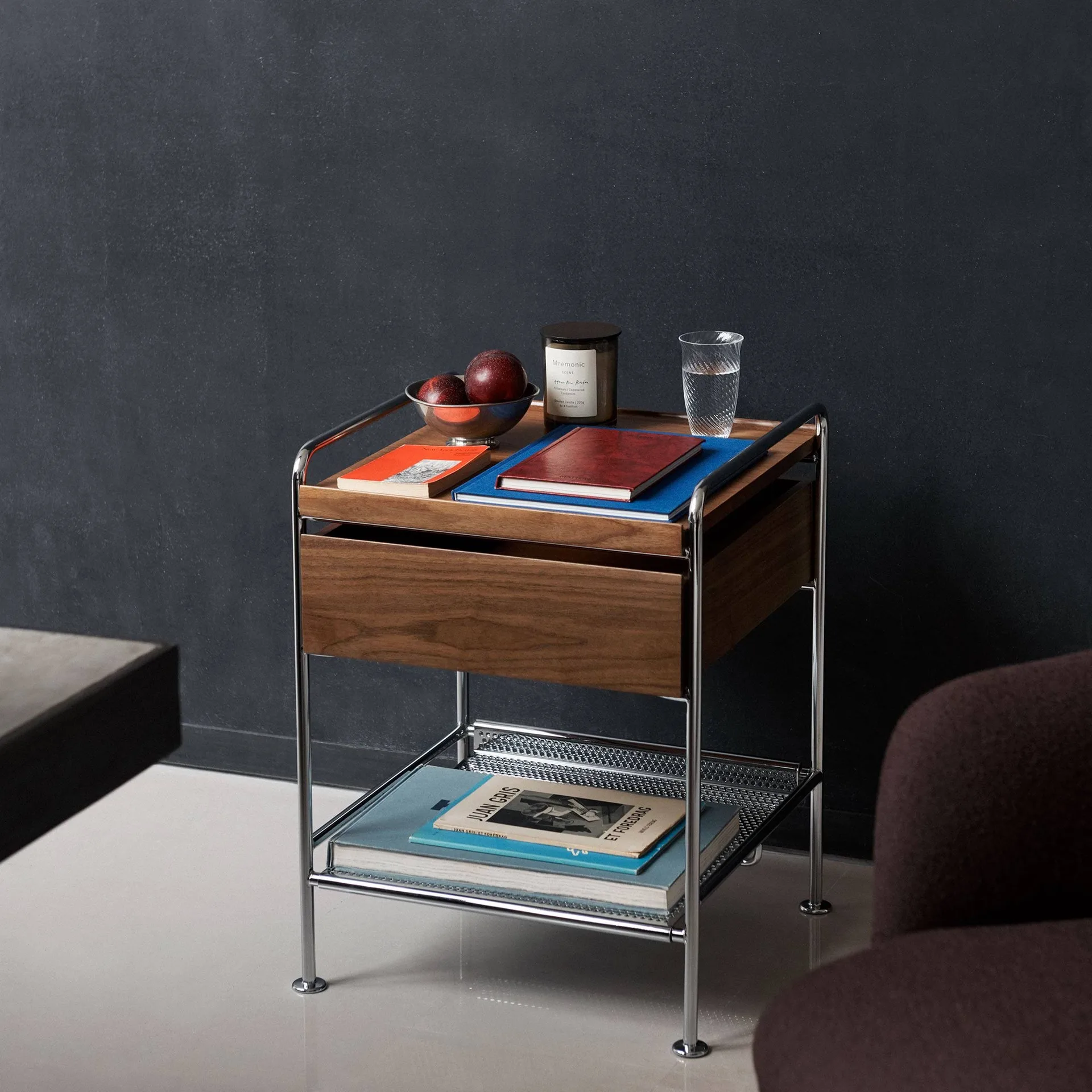 Alima NDS3 bijzettafel, Gelakt noten-chroom &Tradition