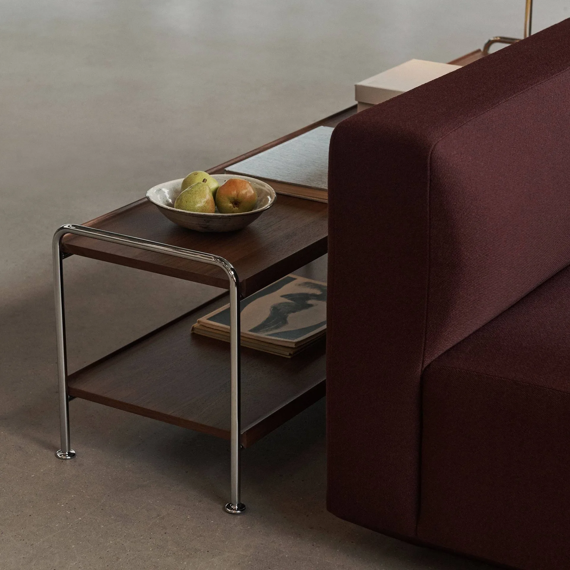 Alima NDS4 consoleplank, Gelakt noten-chroom, 162x42x38 cm &Tradition