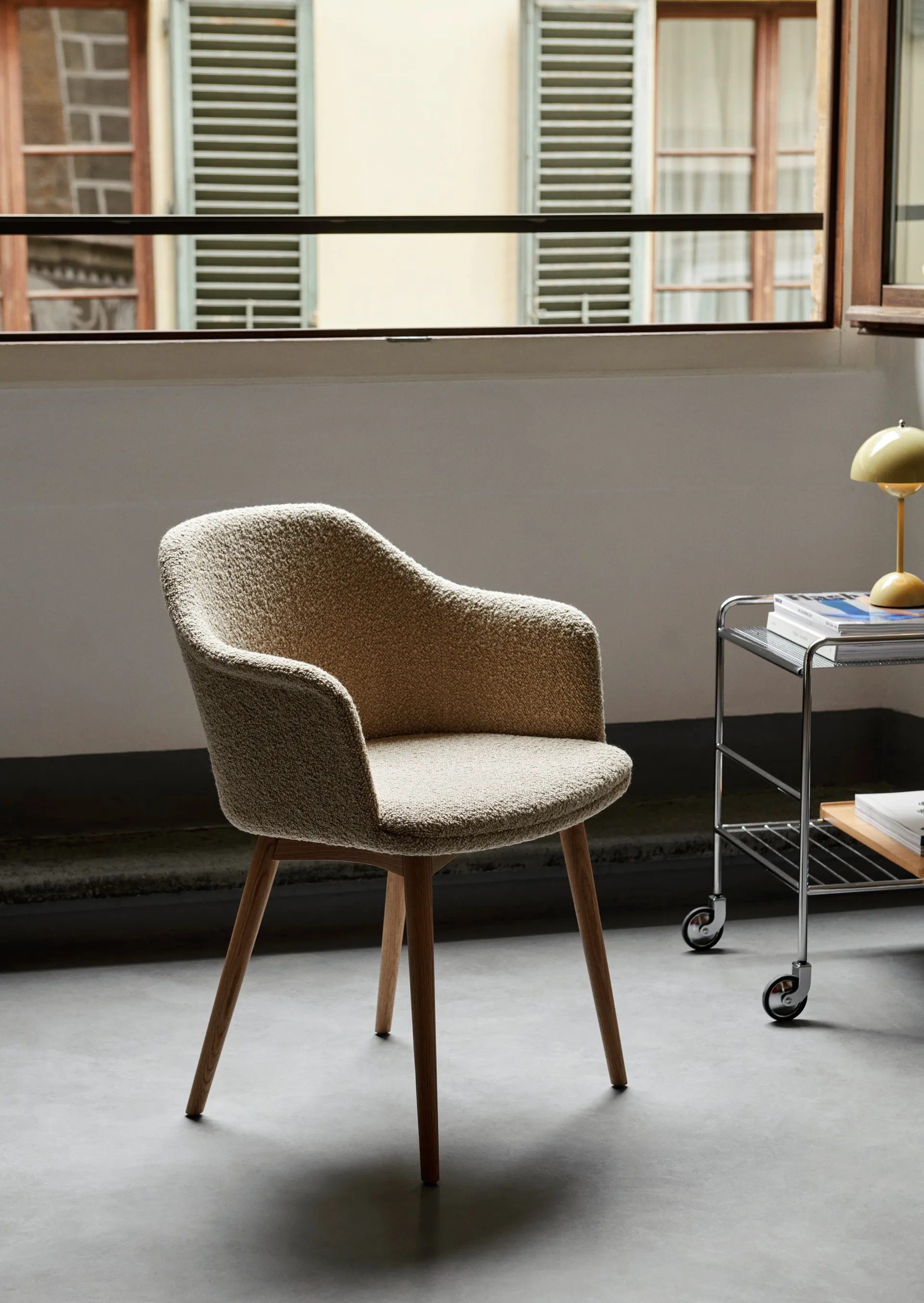 Alima opbergtrolley gelakt eikenhout, Chrome & lacquered oak &Tradition