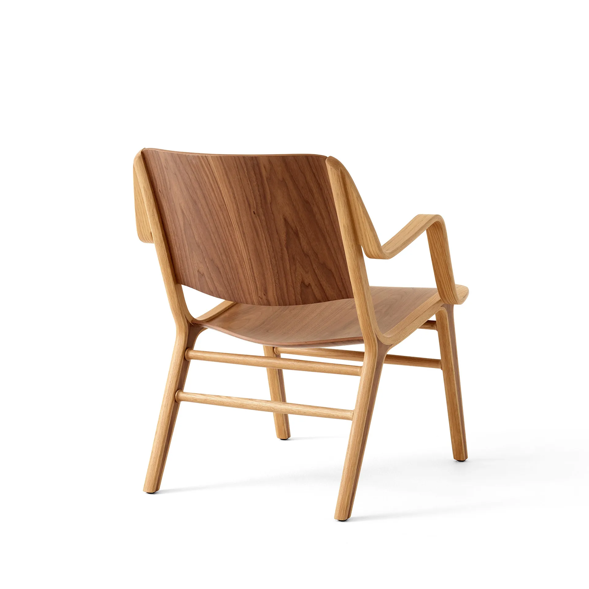 AX HM11 Lounge Chair met armleuningen, Walnut-oak &Tradition