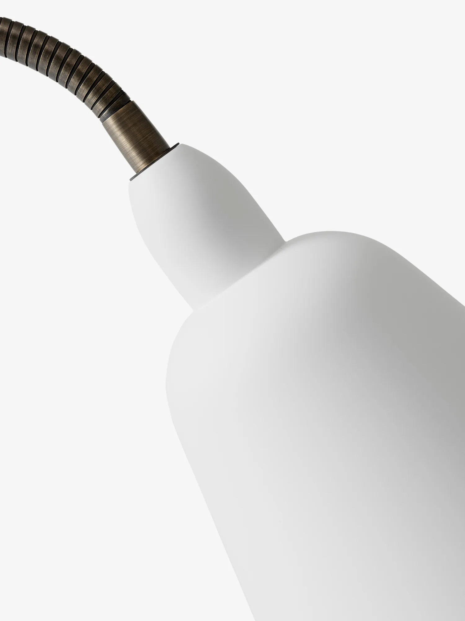 Bellevue AJ7 vloerlamp Anniversary Edition, White-bronzed brass &Tradition