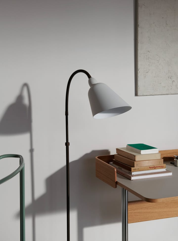 Bellevue AJ7 vloerlamp Anniversary Edition, White-bronzed brass &Tradition