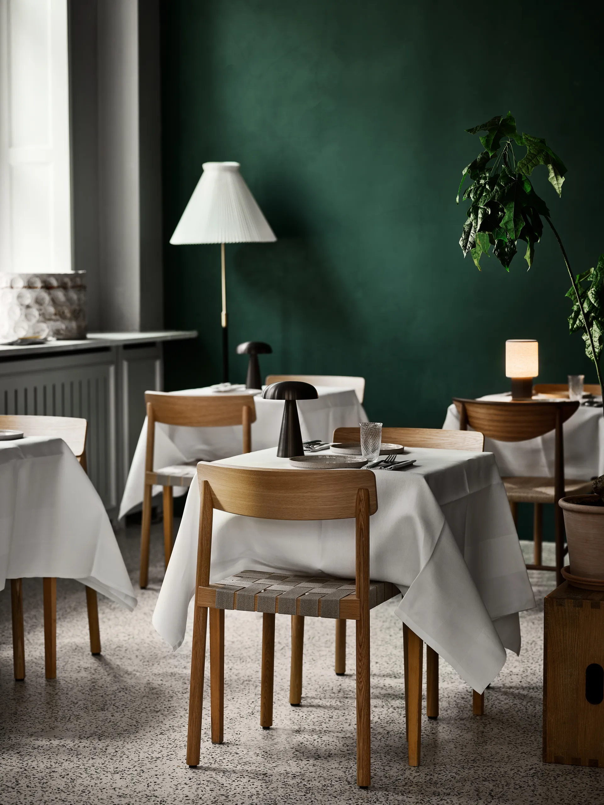 Betty TK1 stoel, Eik-natuurlijk gevlochten linnenbandzitting, 6-pack &Tradition