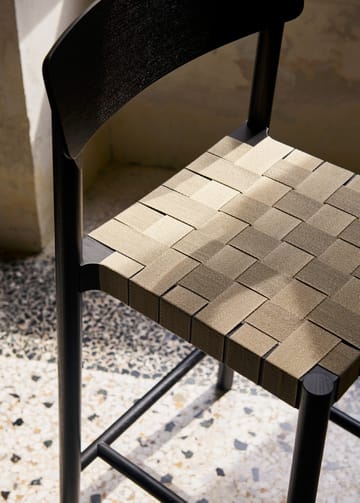 Betty TK12 Counter Chair barkruk 65 cm - Natuurkleurig linnen-zwartgelakte es - &Tradition