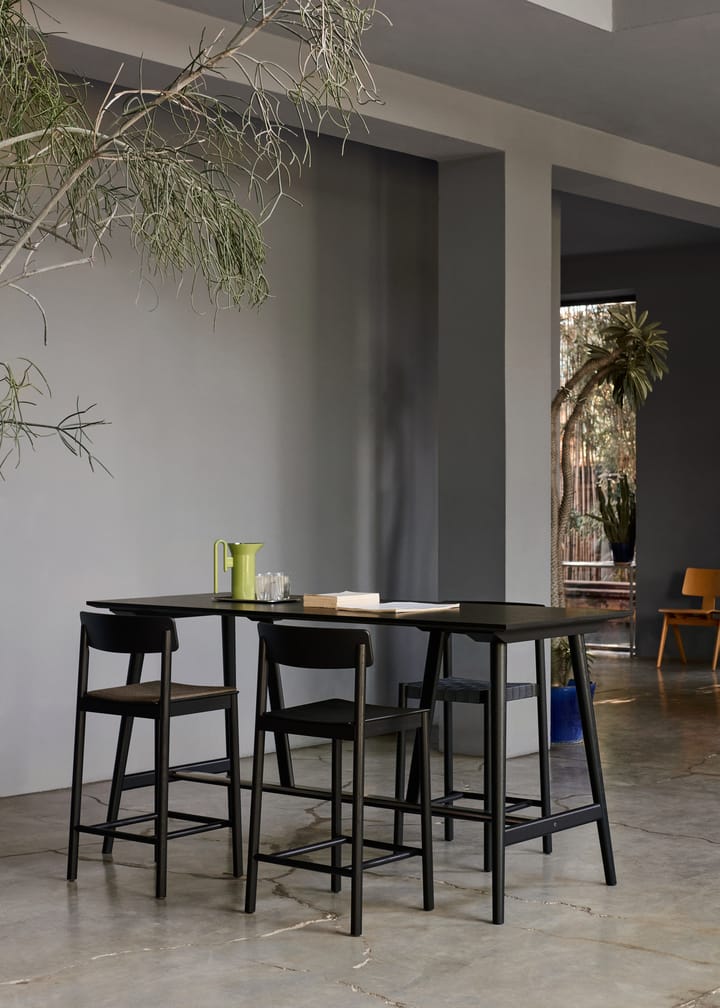 Betty TK13 Counter Chair barkruk 65 cm, Gerookte eik &Tradition