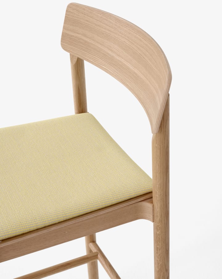 Betty TK17 Bar Chair barkruk 75 cm, Fuse 0421-gelakt eikenhout &Tradition