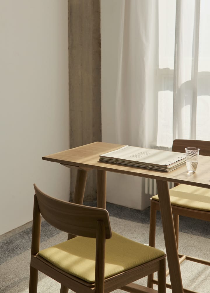 Betty TK17 Bar Chair barkruk 75 cm, Fuse 0421-gelakt eikenhout &Tradition