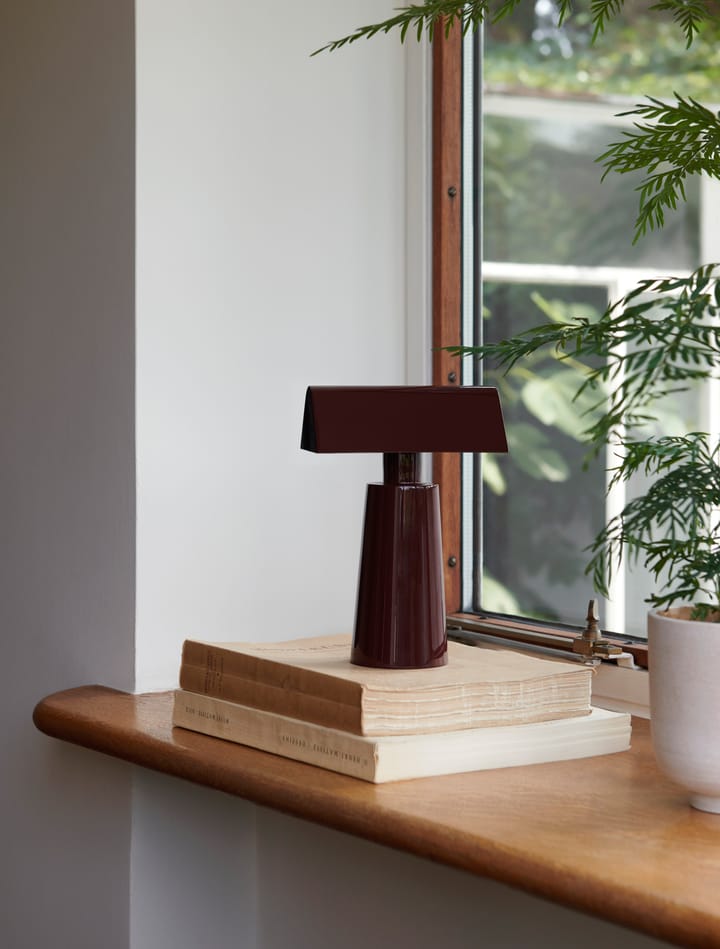 Caret MF1 portable tafellamp, Dark burgundy &Tradition