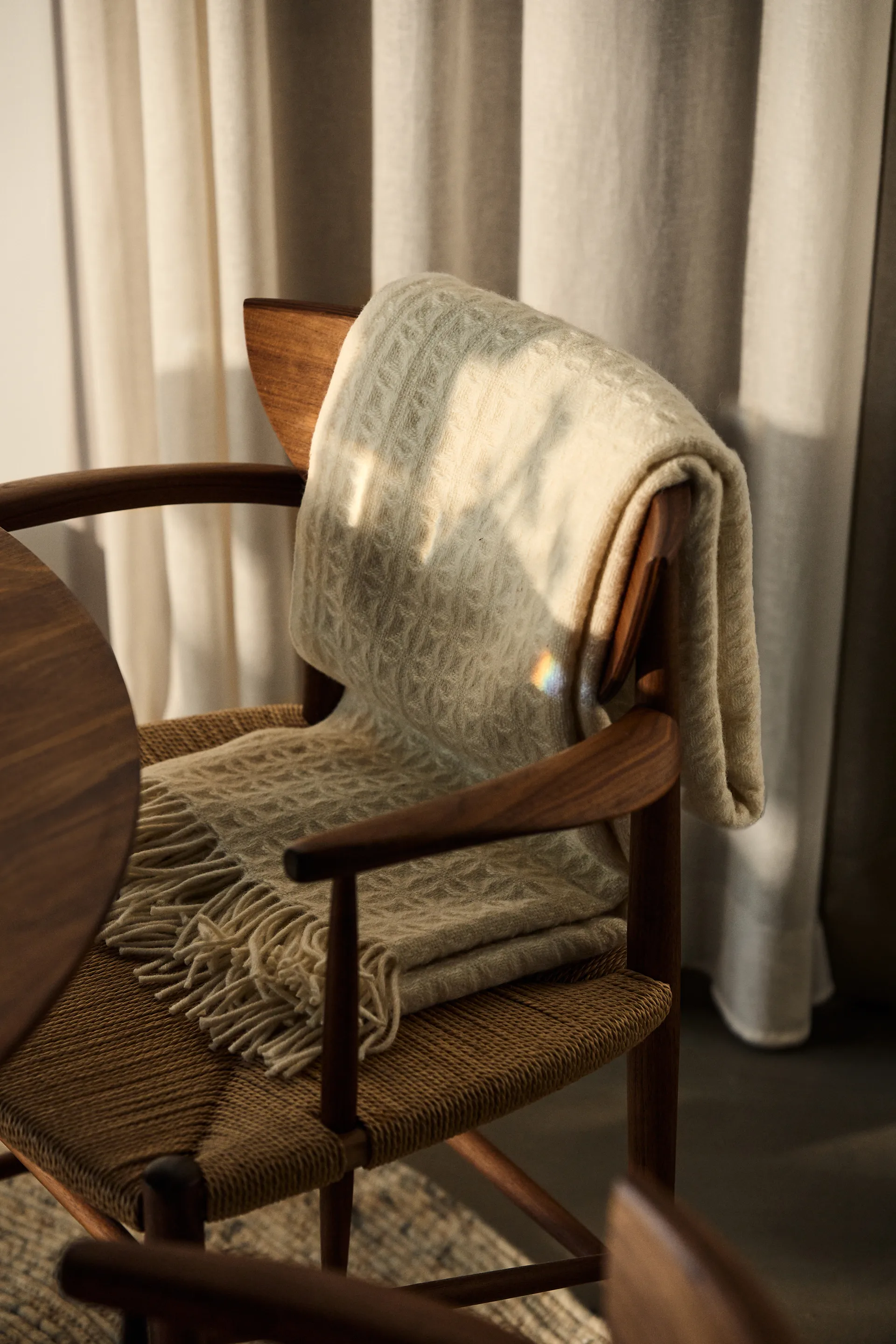 Drawn stoel HM3, Walnoot &Tradition