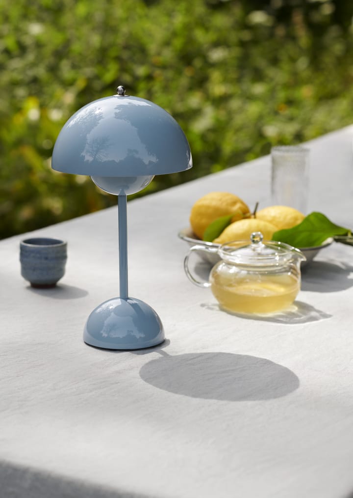 Flowerpot portable tafellamp VP9, Light blue &Tradition