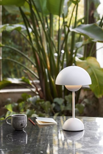 Flowerpot portable tafellamp VP9 - Matt white - &Tradition