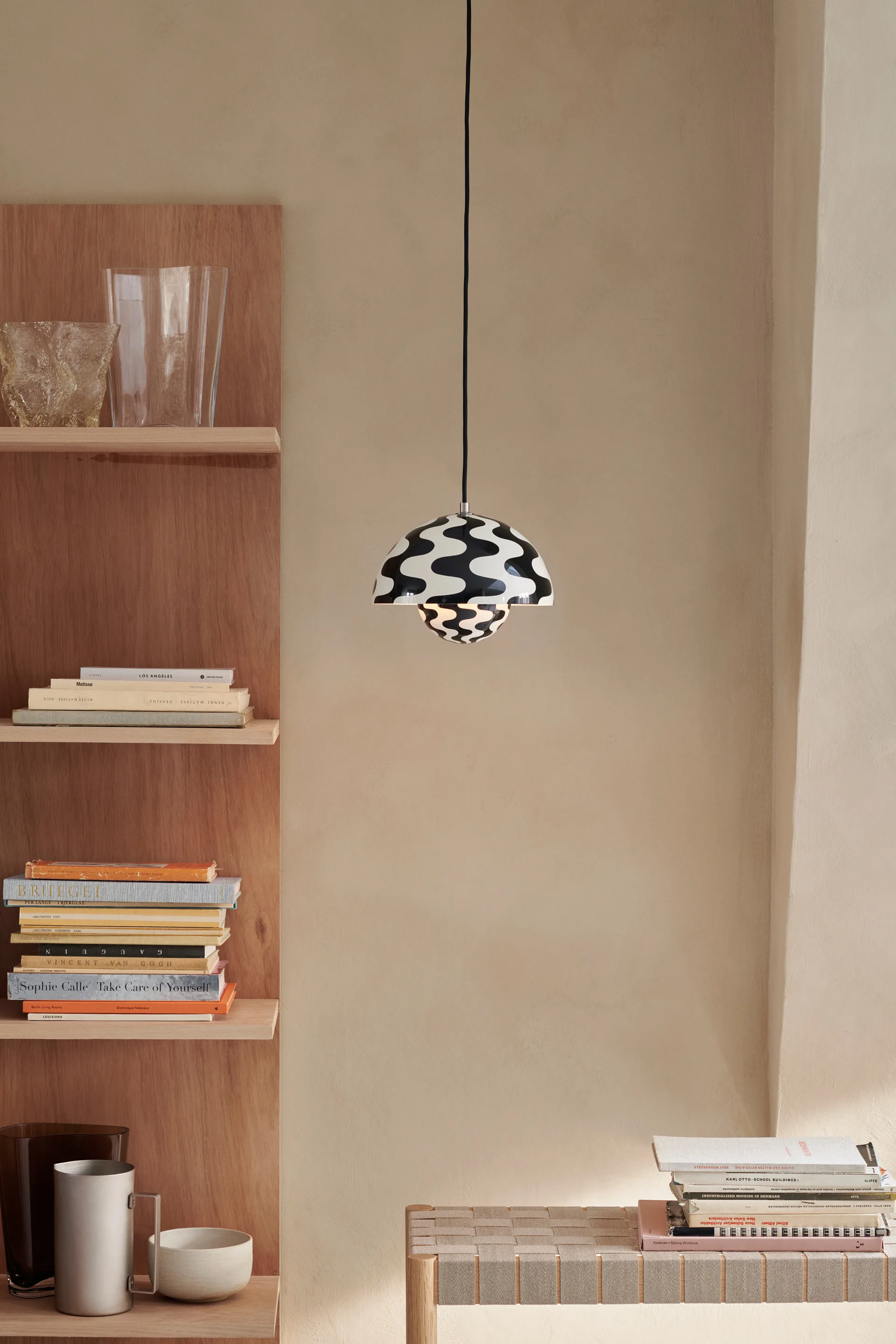 Flowerpot  VP1 hanglamp, Black-white pattern &Tradition