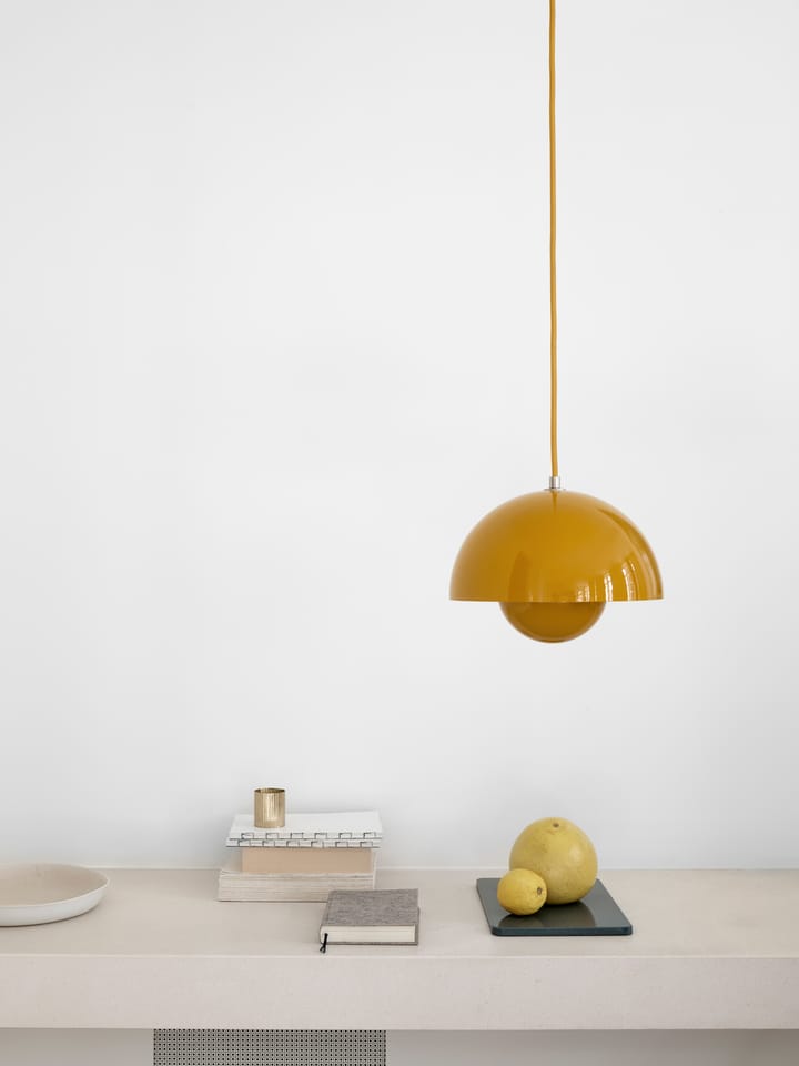 Flowerpot  VP1 hanglamp, mosterdgeel &Tradition