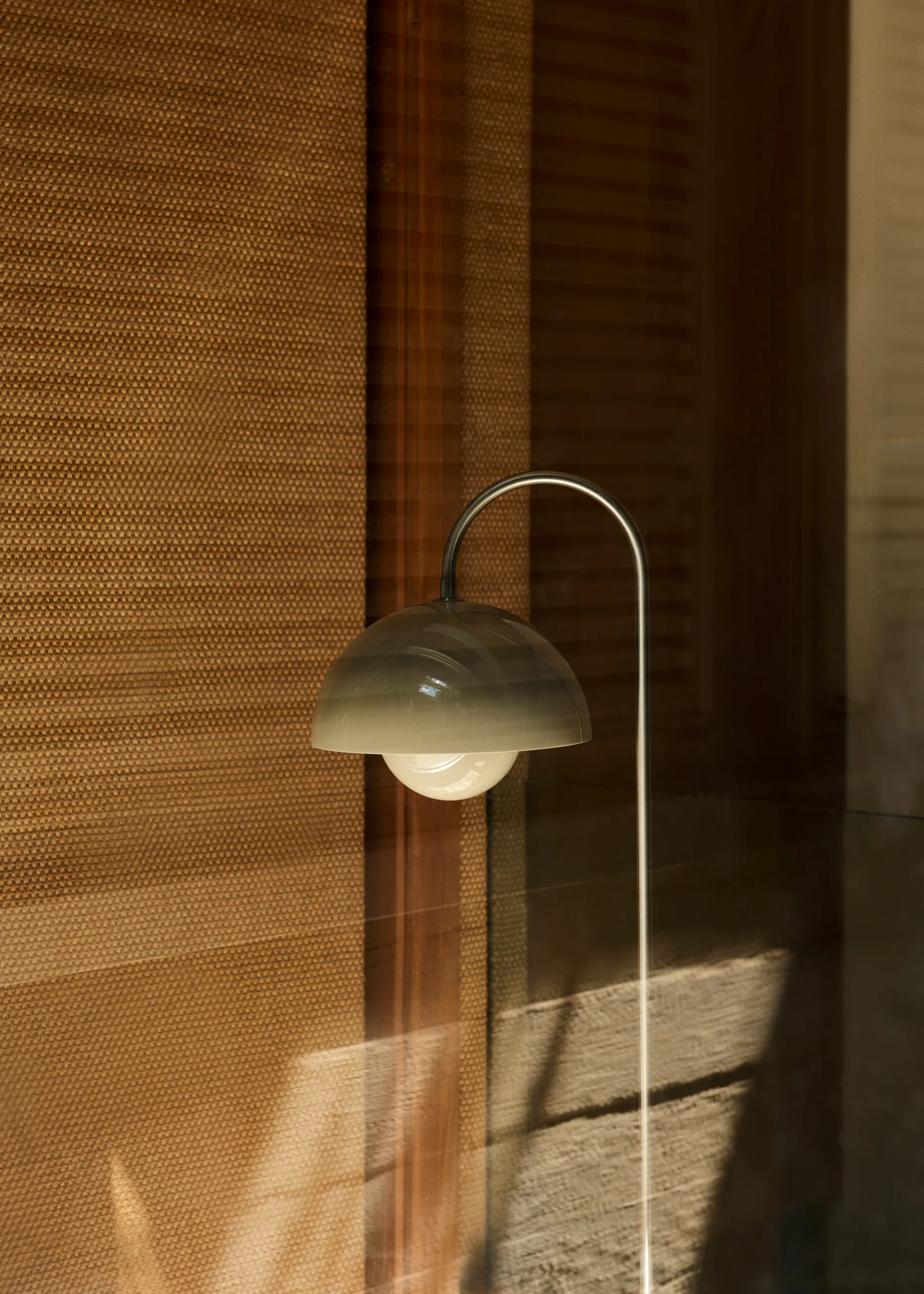 Flowerpot VP12 vloerlamp, Grey beige &Tradition