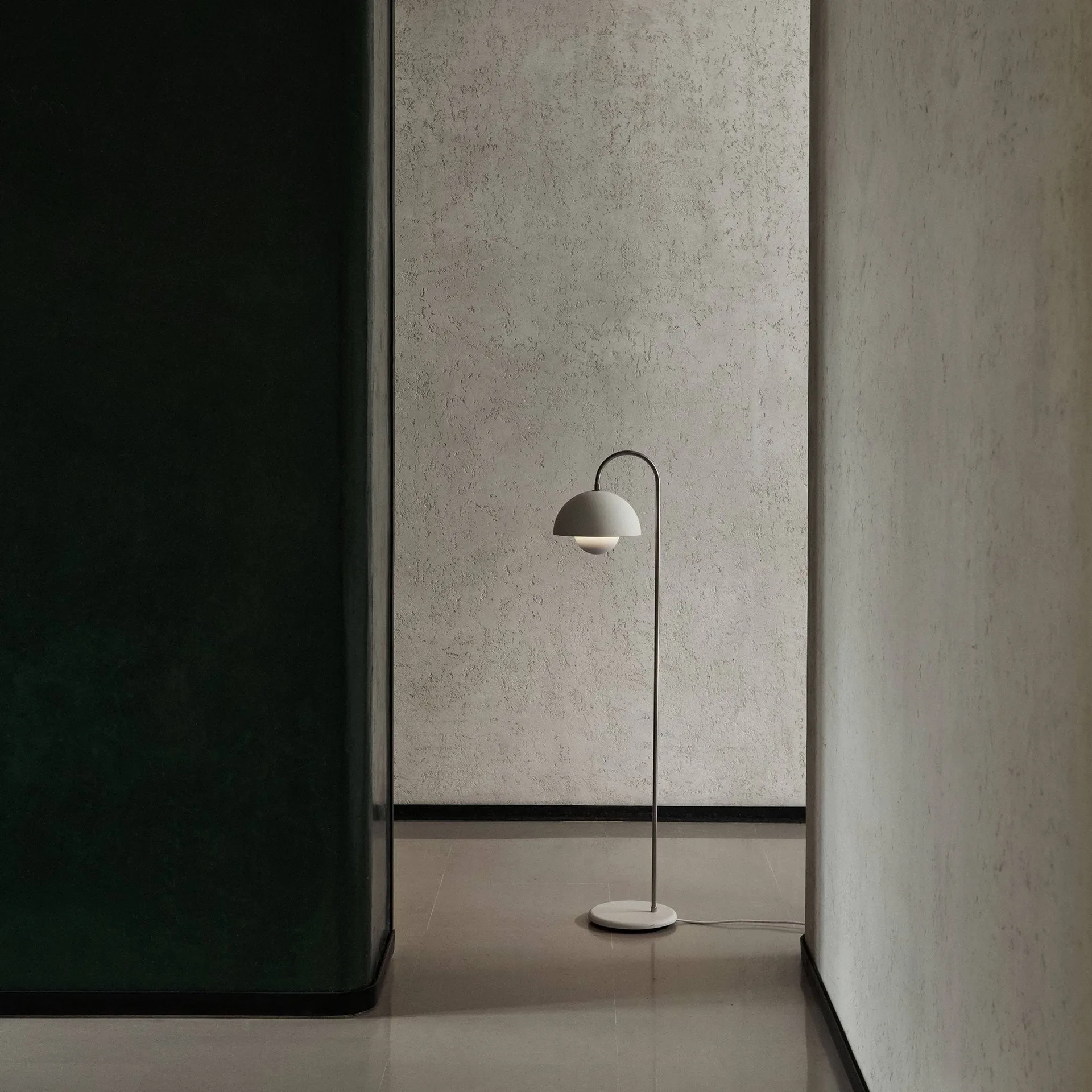 Flowerpot VP12 vloerlamp, Mat wit &Tradition