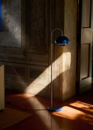 Flowerpot VP12 vloerlamp - Steel blue - &Tradition