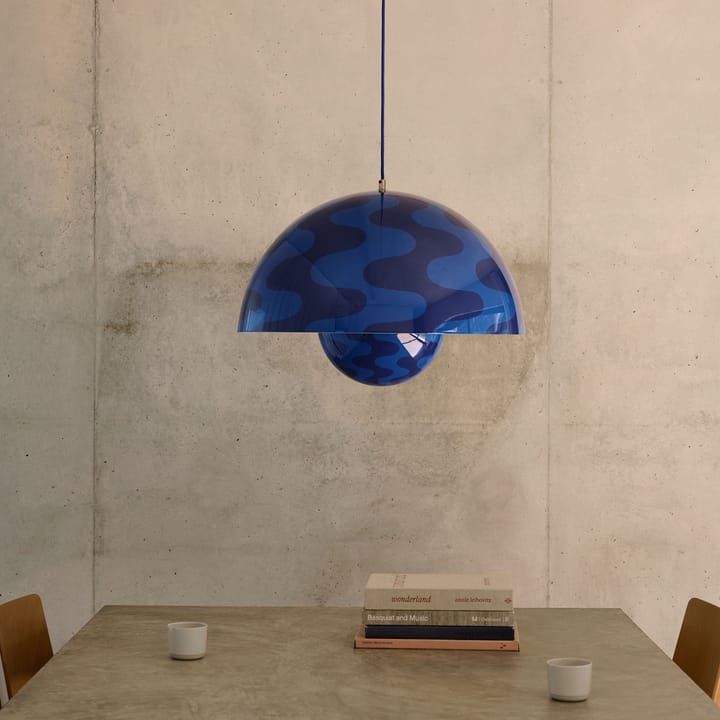Flowerpot VP2 hanglamp groot, Cobalt blue-Twilight blue &Tradition