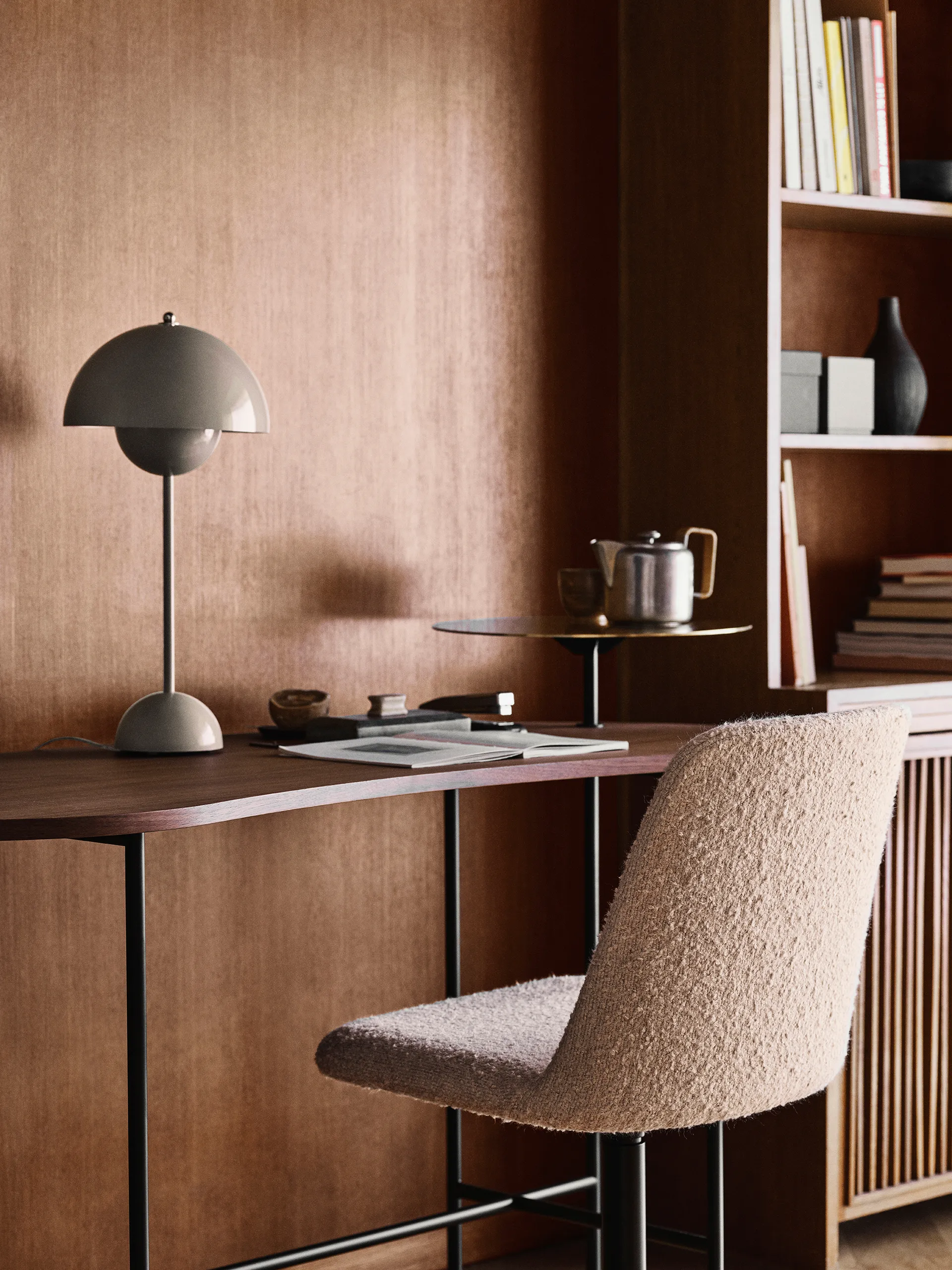 FlowerPot VP3 tafellamp, grijs-beige &Tradition