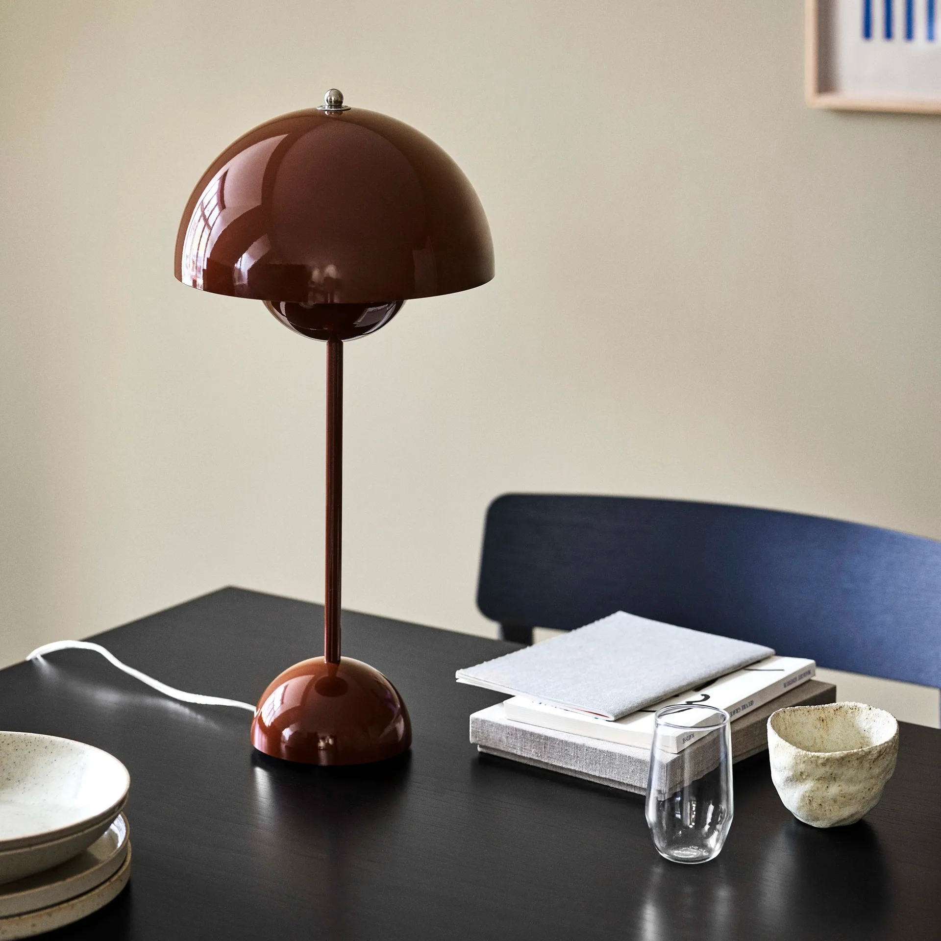 FlowerPot VP3 tafellamp, Rood-bruin &Tradition