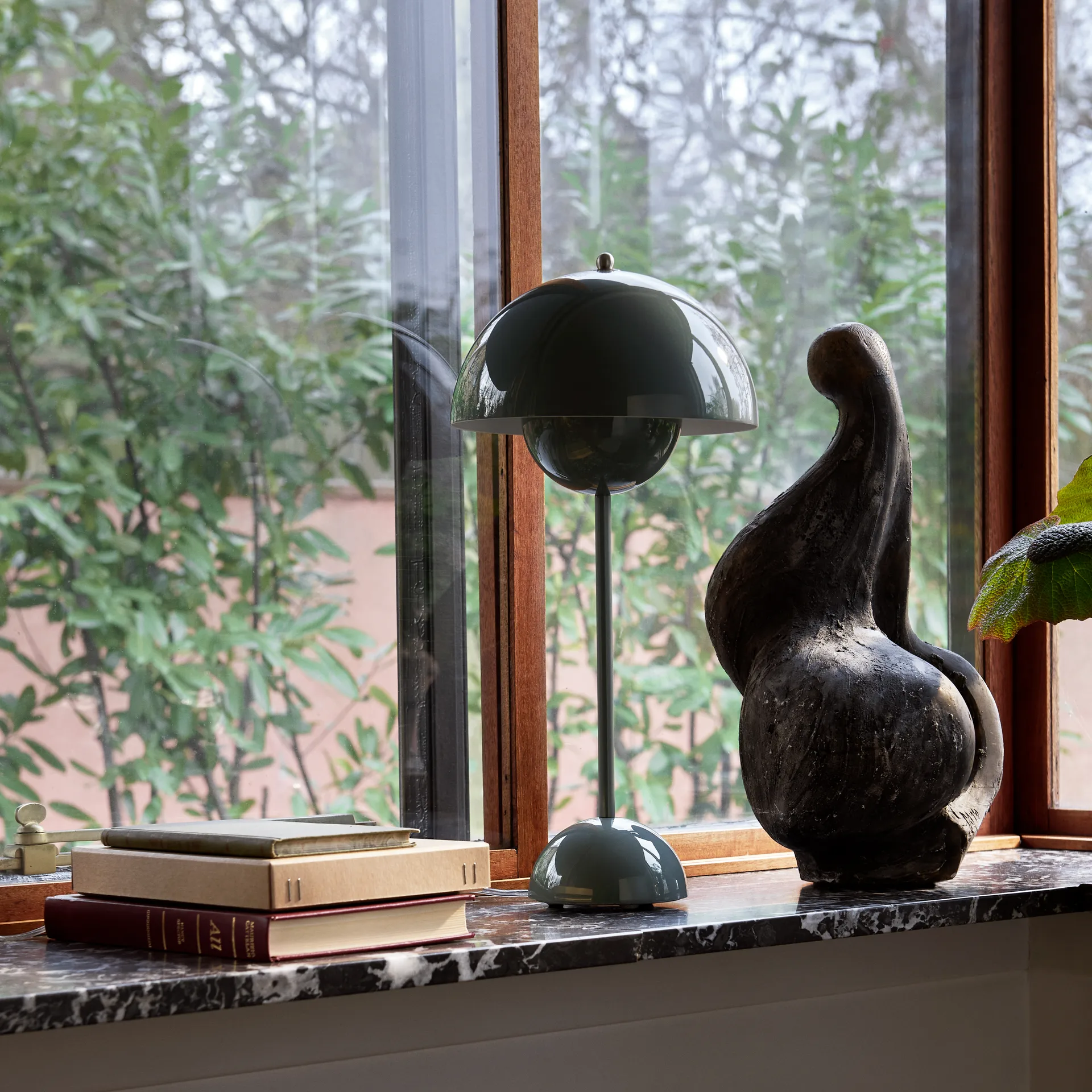 FlowerPot VP3 tafellamp, Stone blue &Tradition