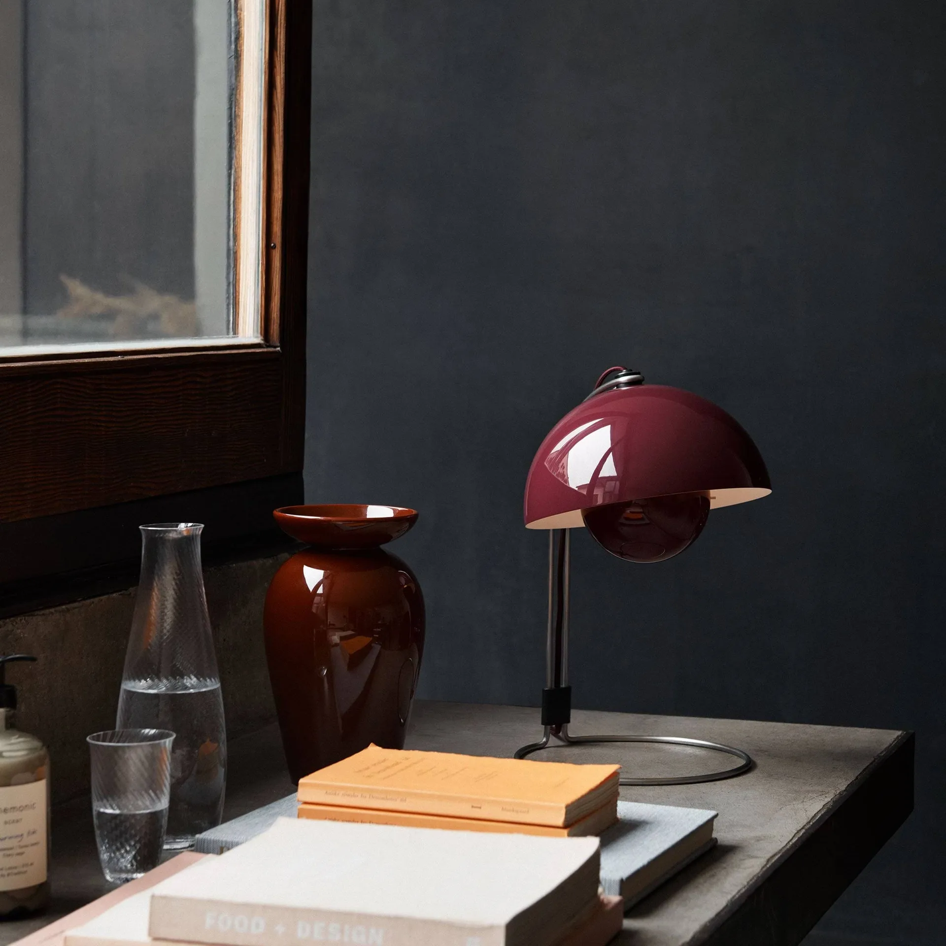Flowerpot VP4 tafellamp, Dark plum &Tradition