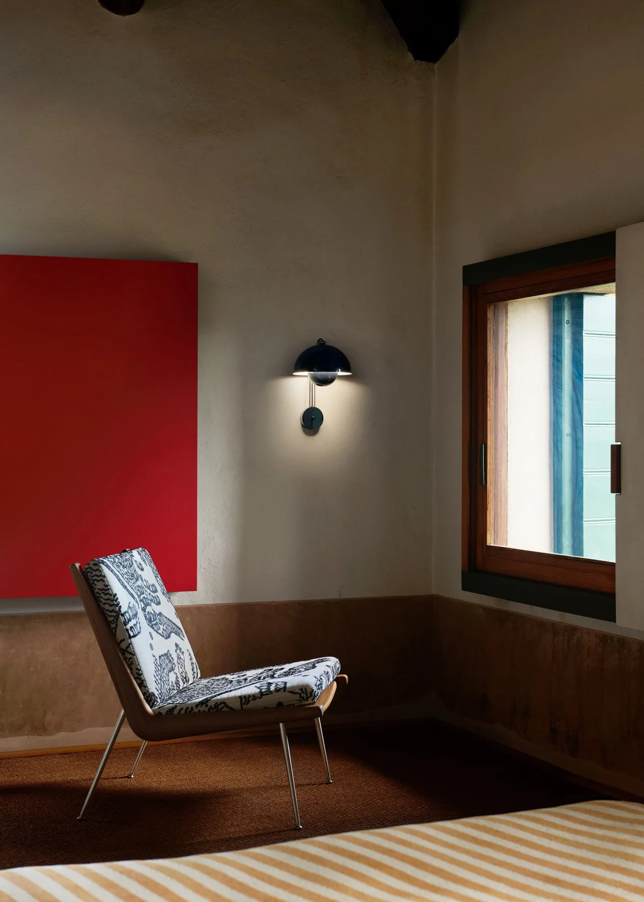 Flowerpot VP8 wandlamp, Steel blue &Tradition