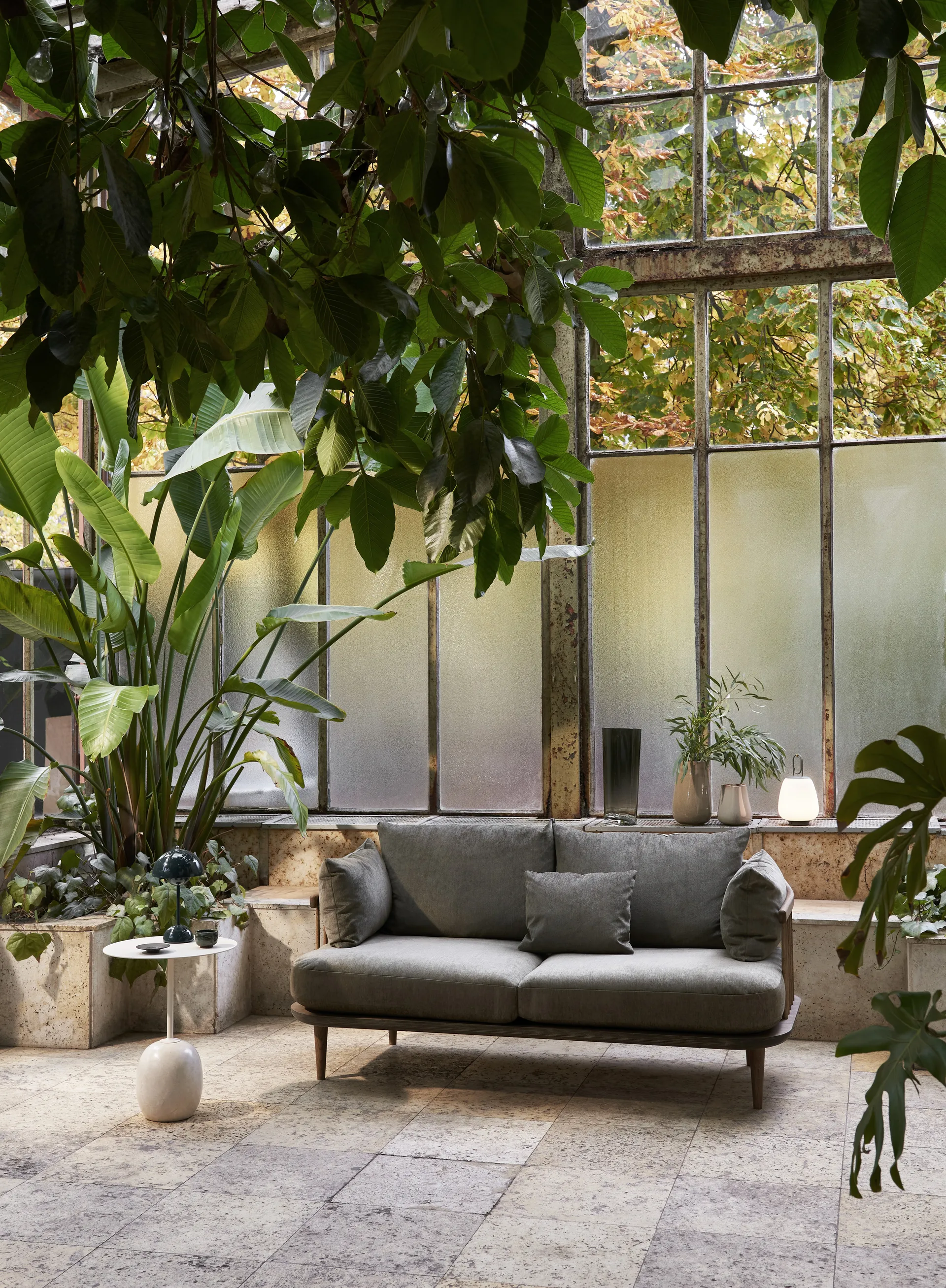 Flowerpot VP9 draagbare tafellamp, Dark green &Tradition